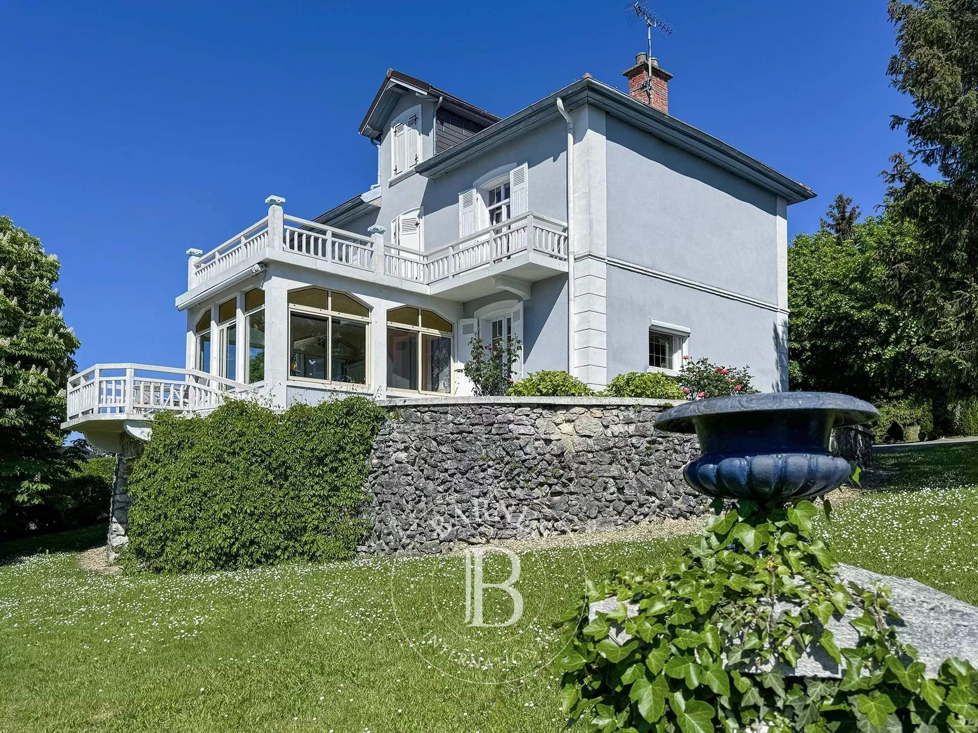 Aix-les-Bains  - Maison 7 Pi&egrave;ces 4 Chambres - picture 2