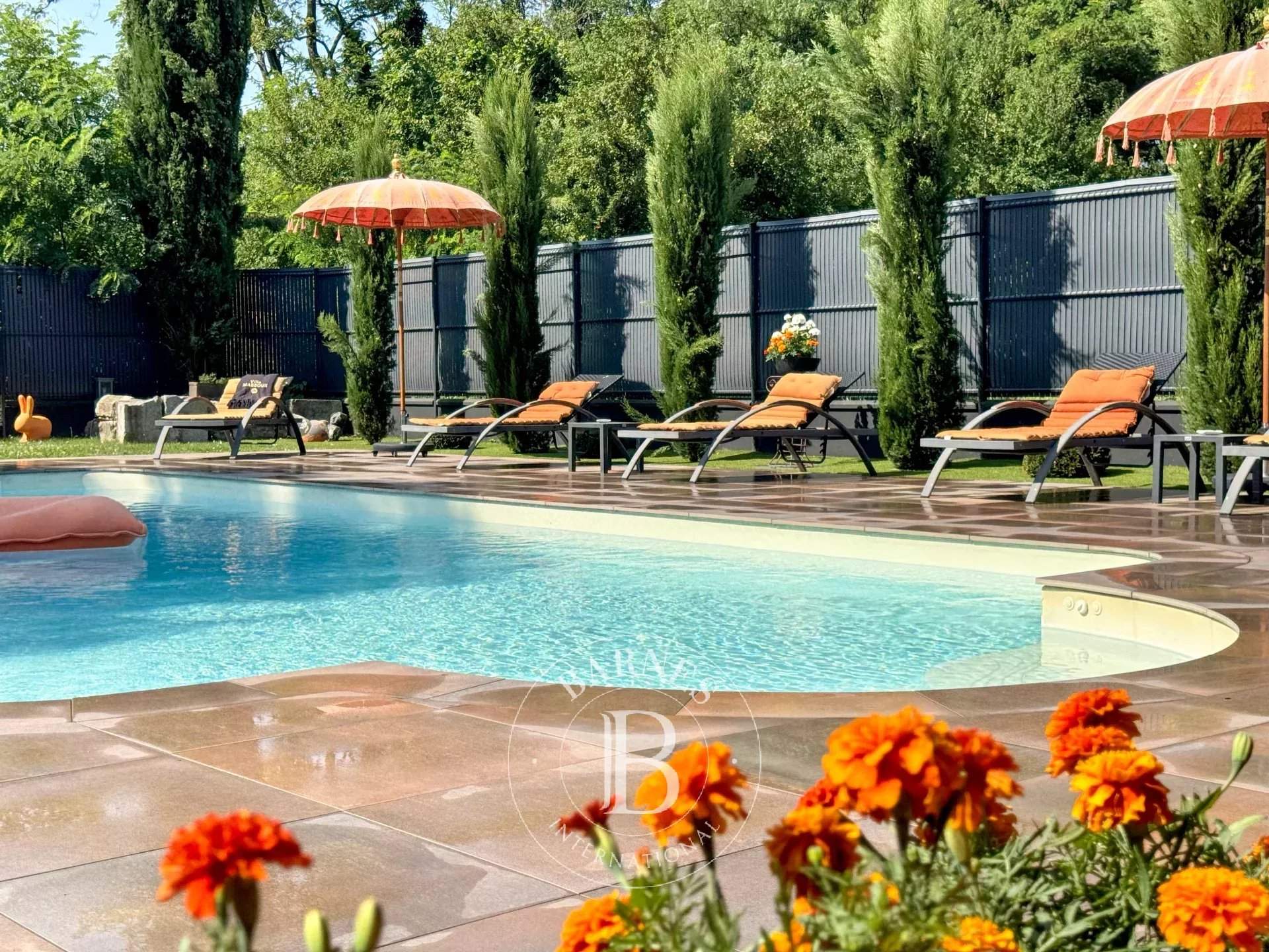 Chambéry  - Propriété 13 Pi&egrave;ces 7 Chambres - picture 1