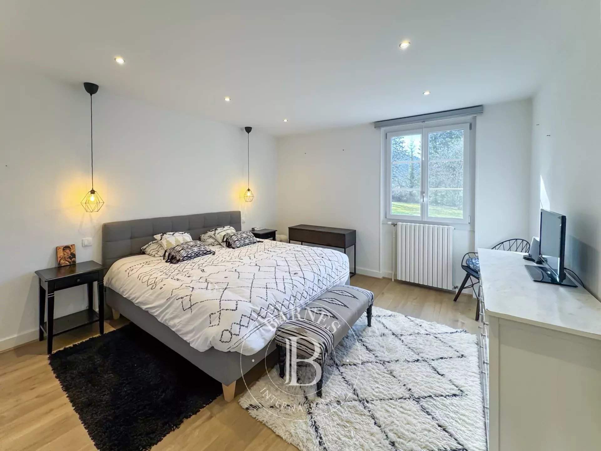 Chambéry  - Maison 9 Pi&egrave;ces 4 Chambres - picture 12