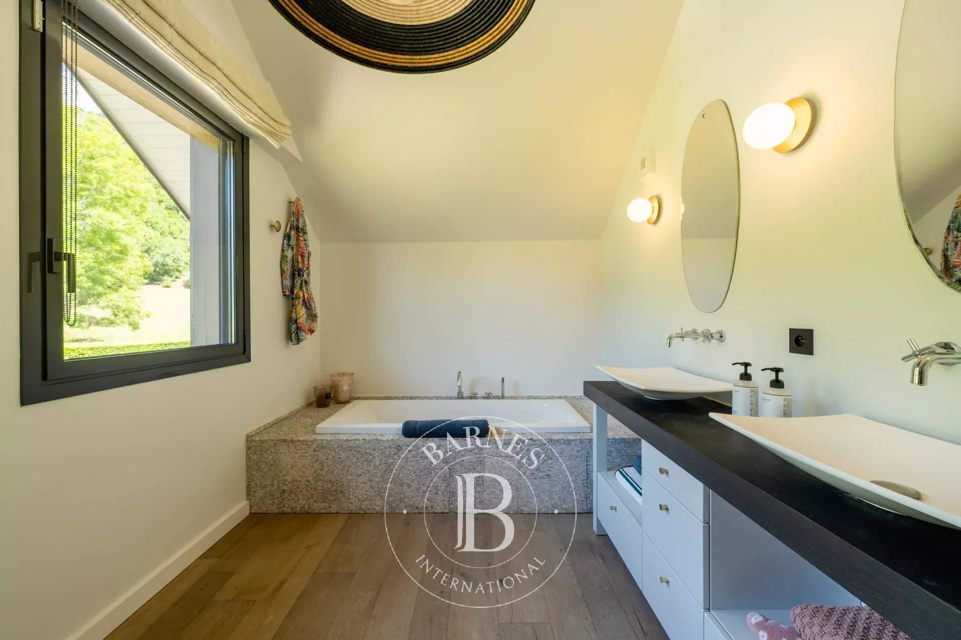 Menthon-Saint-Bernard  - Villa 6 Pi&egrave;ces 5 Chambres - picture 10