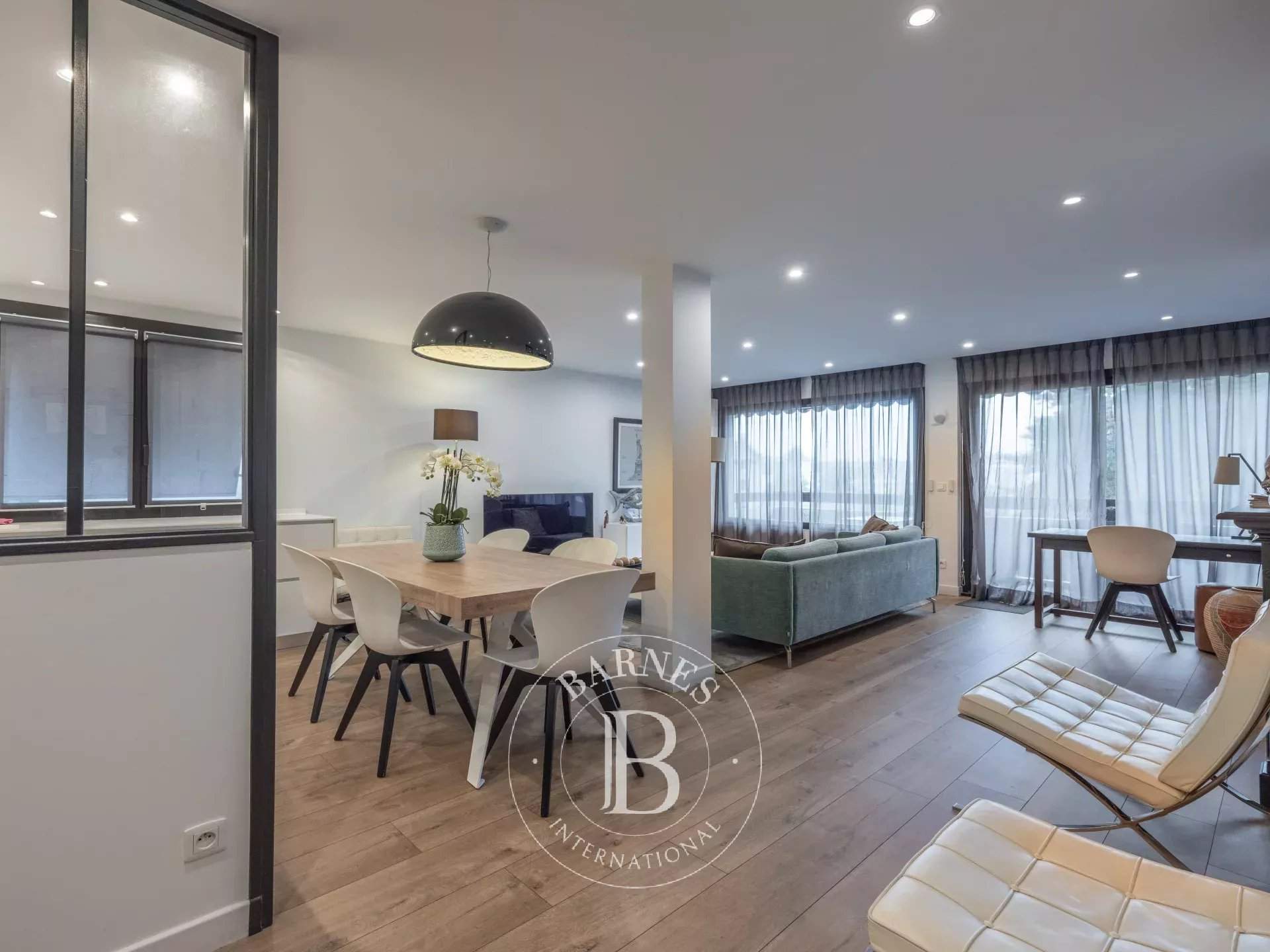 Annecy  - Appartement 3 Pi&egrave;ces 2 Chambres - picture 2