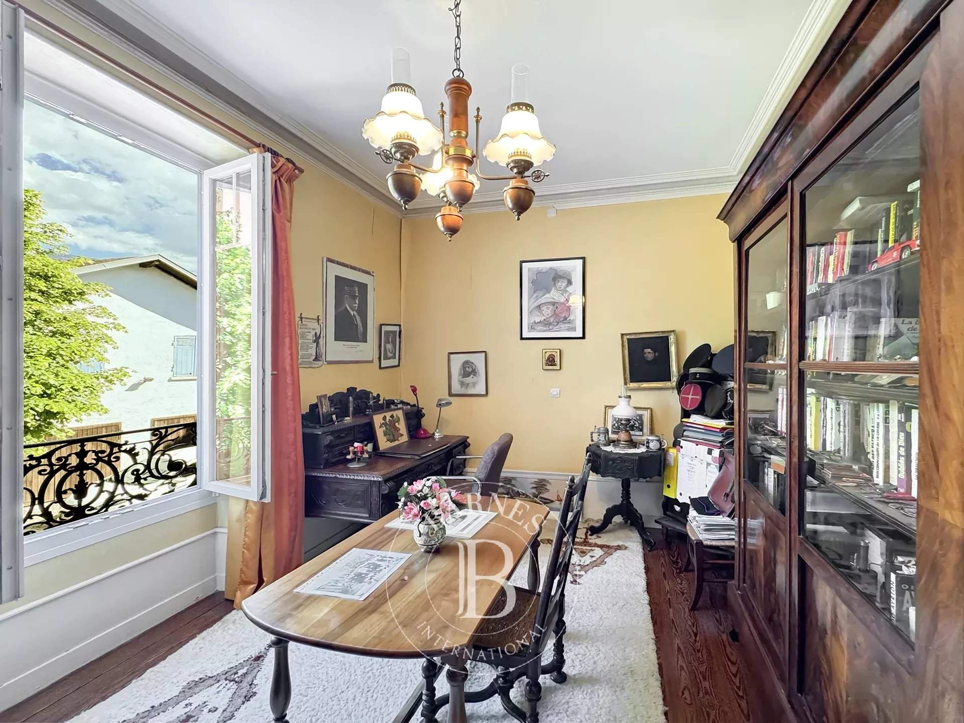 Aix-les-Bains  - Maison 7 Pi&egrave;ces 4 Chambres - picture 9