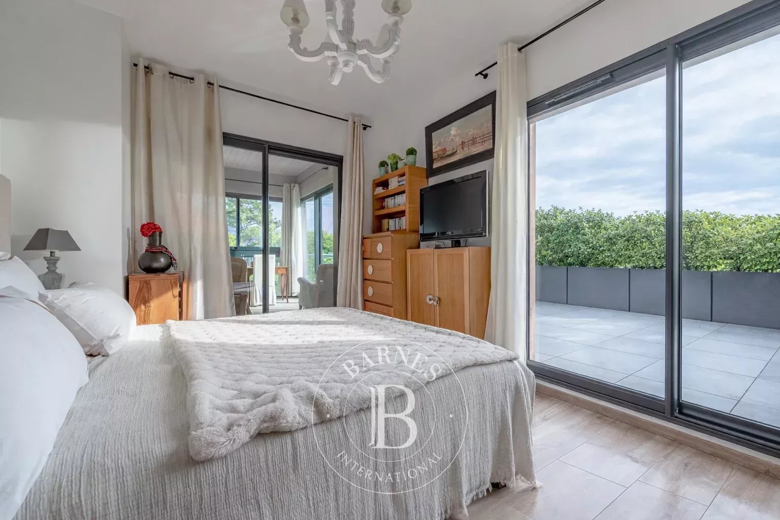 Annecy  - Villa 10 Pi&egrave;ces 5 Chambres - picture 9