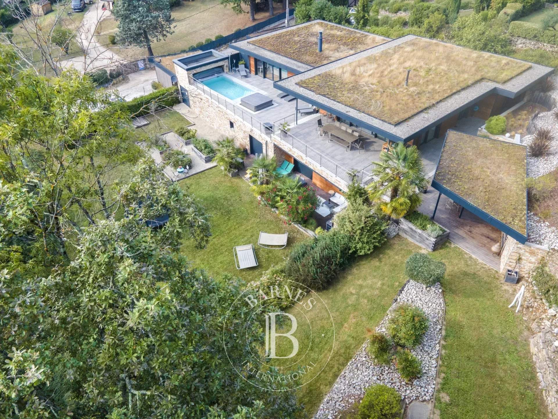 Aix-les-Bains  - Maison 8 Pi&egrave;ces 5 Chambres - picture 3