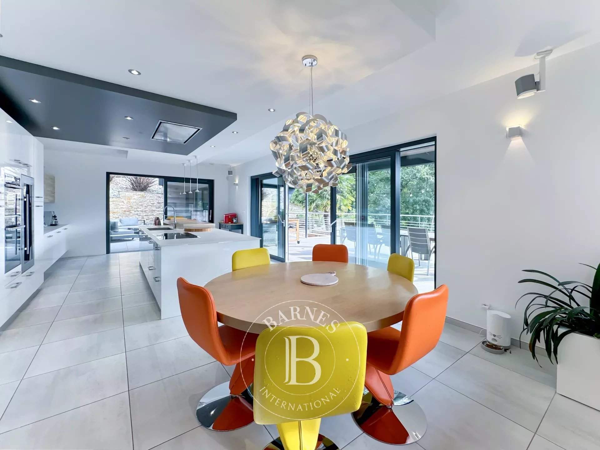 Aix-les-Bains  - Maison 8 Pi&egrave;ces 5 Chambres - picture 16