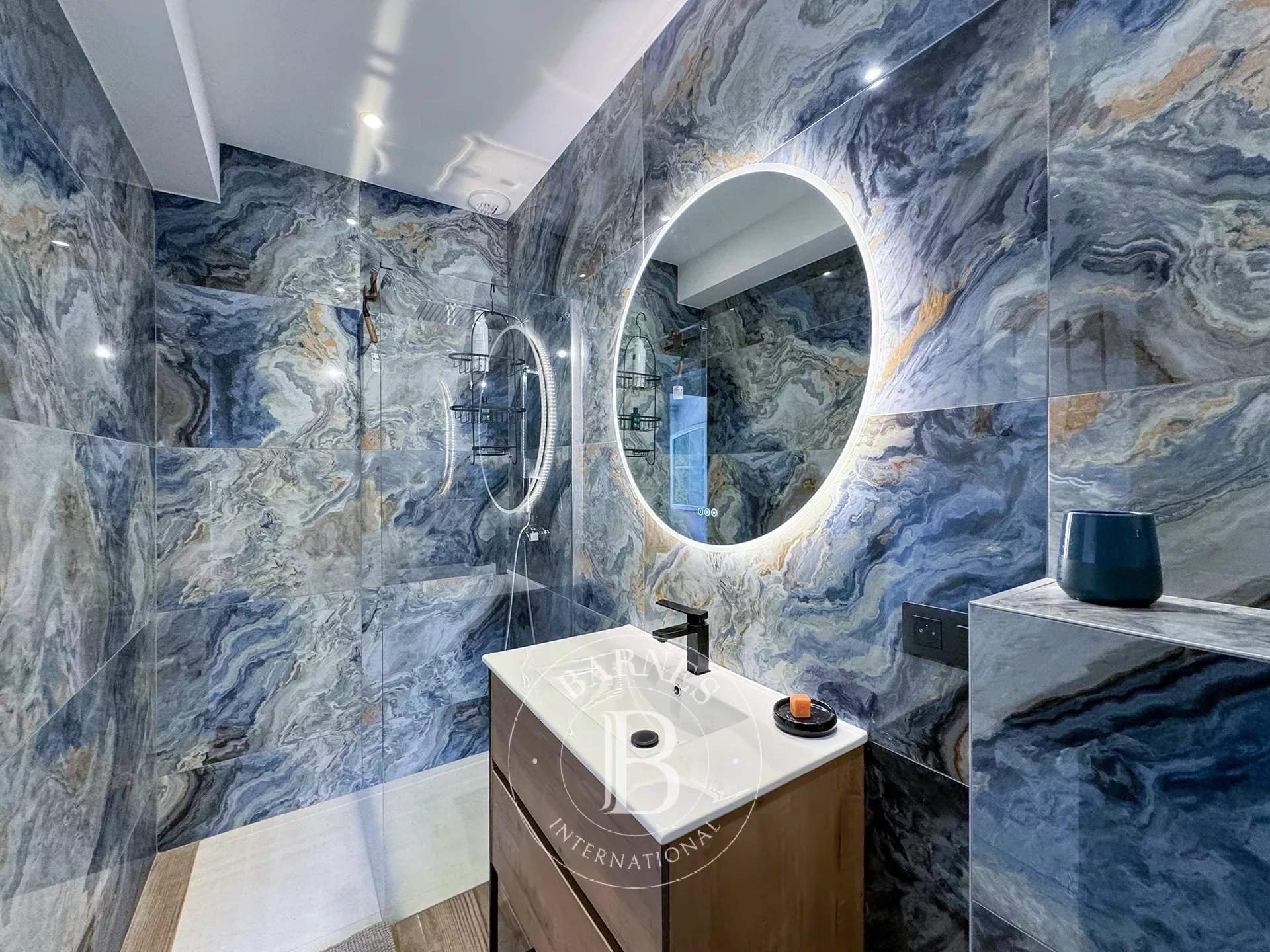 Chambéry  - Chaumière 12 Pi&egrave;ces 5 Chambres - picture 12