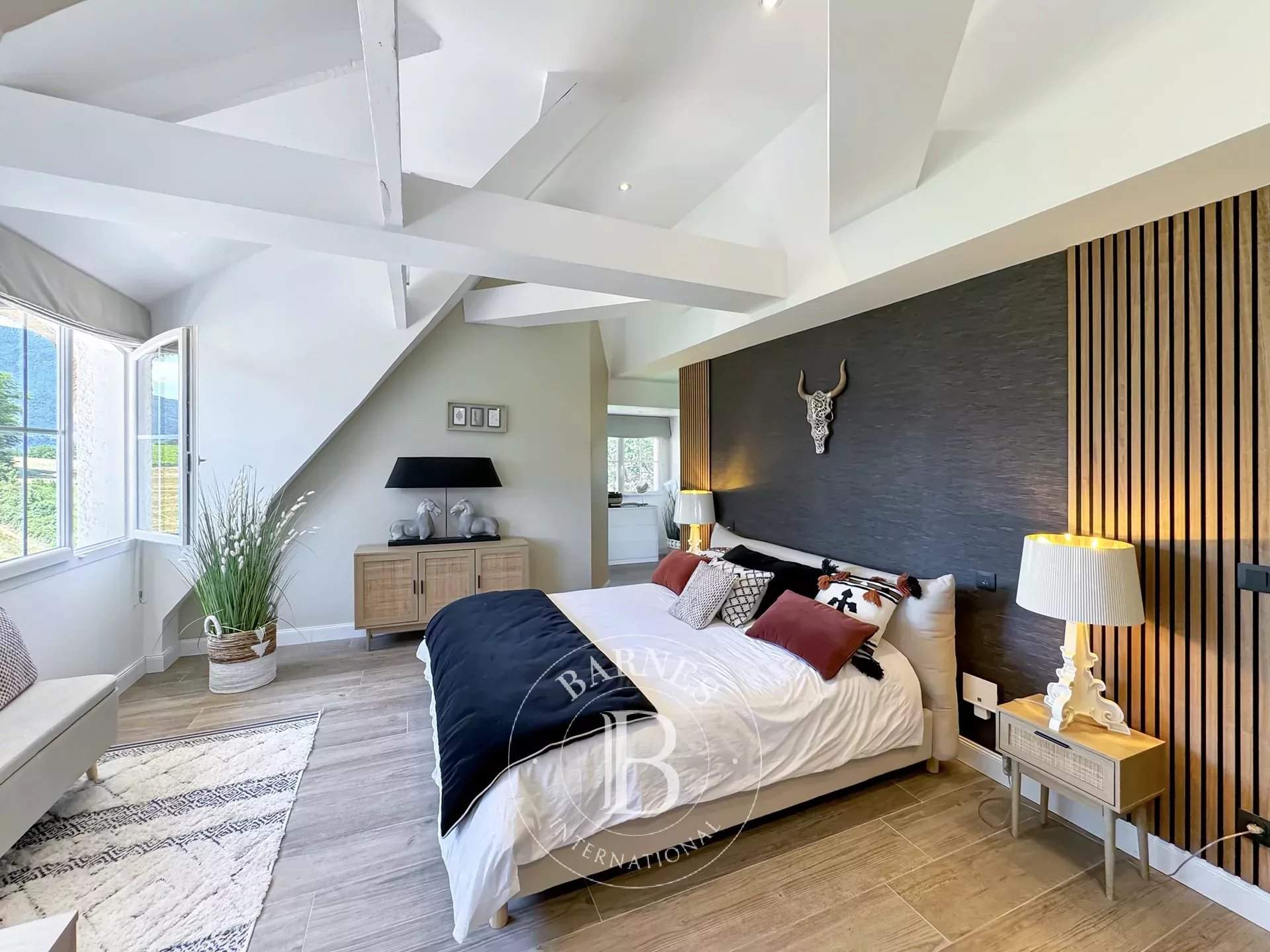 Chambéry  - Chaumière 12 Pi&egrave;ces 5 Chambres - picture 9