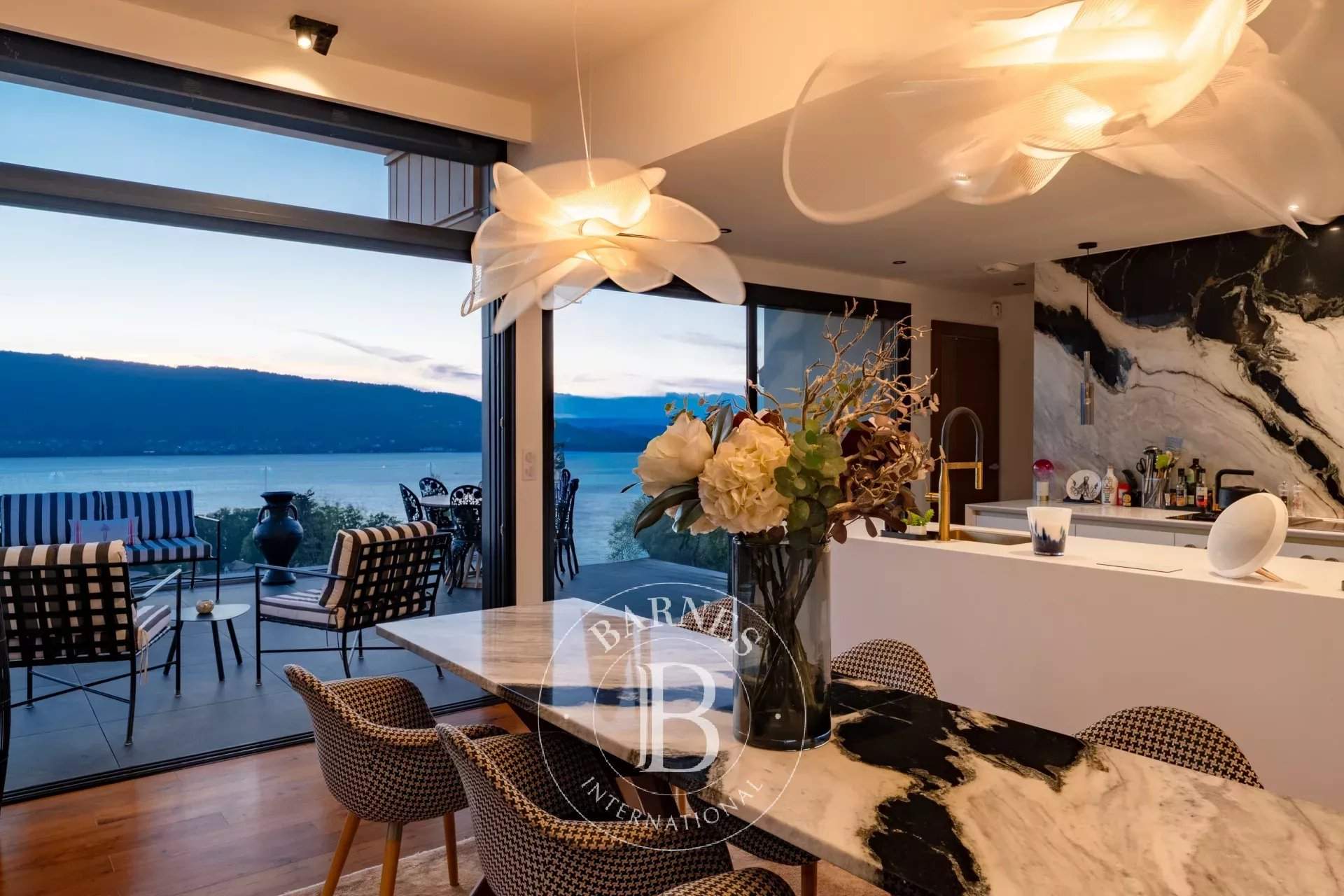 Annecy  - Villa 6 Pi&egrave;ces 4 Chambres - picture 9