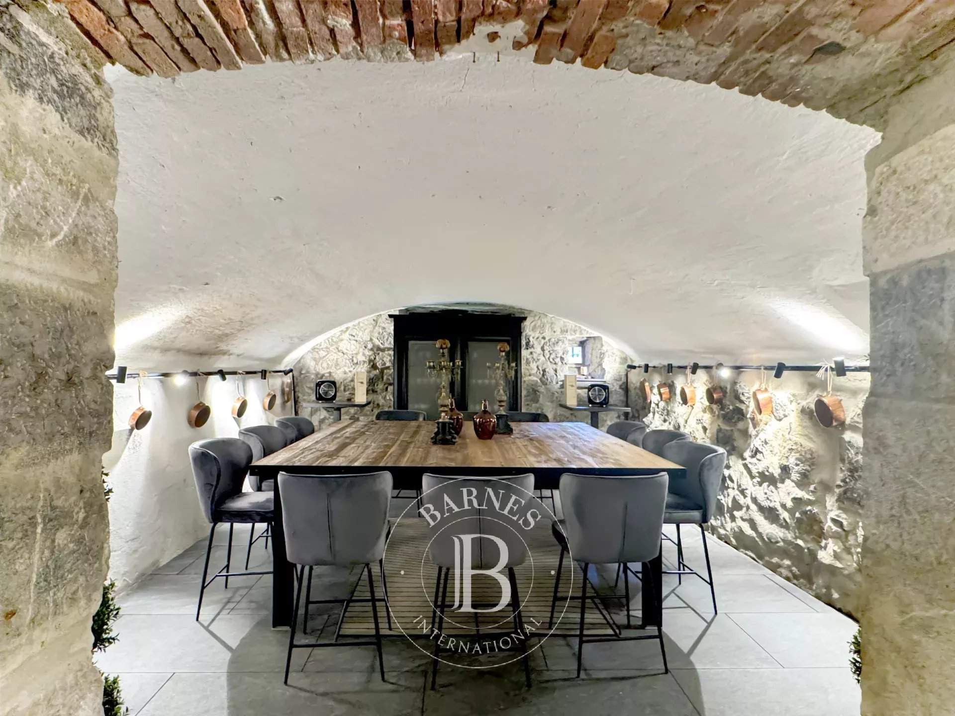 Chambéry  - Propriété 13 Pi&egrave;ces 7 Chambres - picture 16