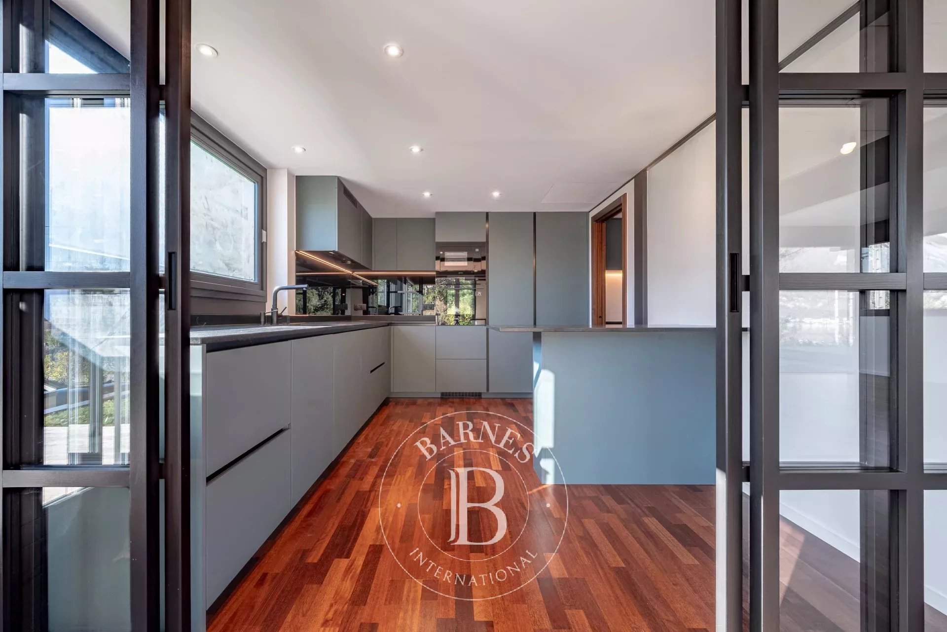 Annecy  - Villa 6 Pi&egrave;ces 4 Chambres - picture 2