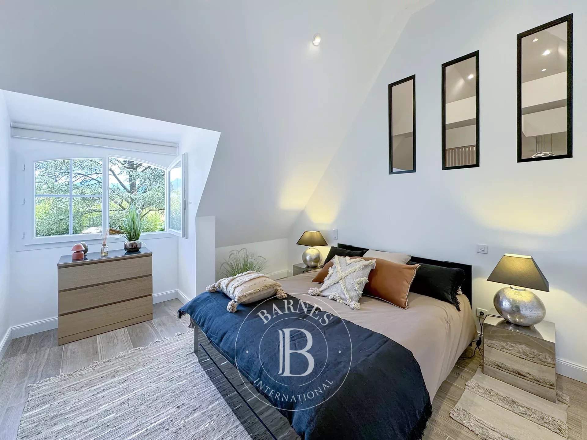 Chambéry  - Chaumière 12 Pi&egrave;ces 5 Chambres - picture 11