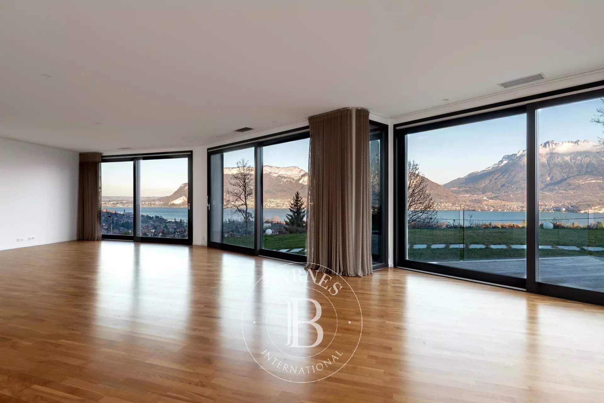 Sevrier  - Villa 7 Pi&egrave;ces 5 Chambres - picture 10