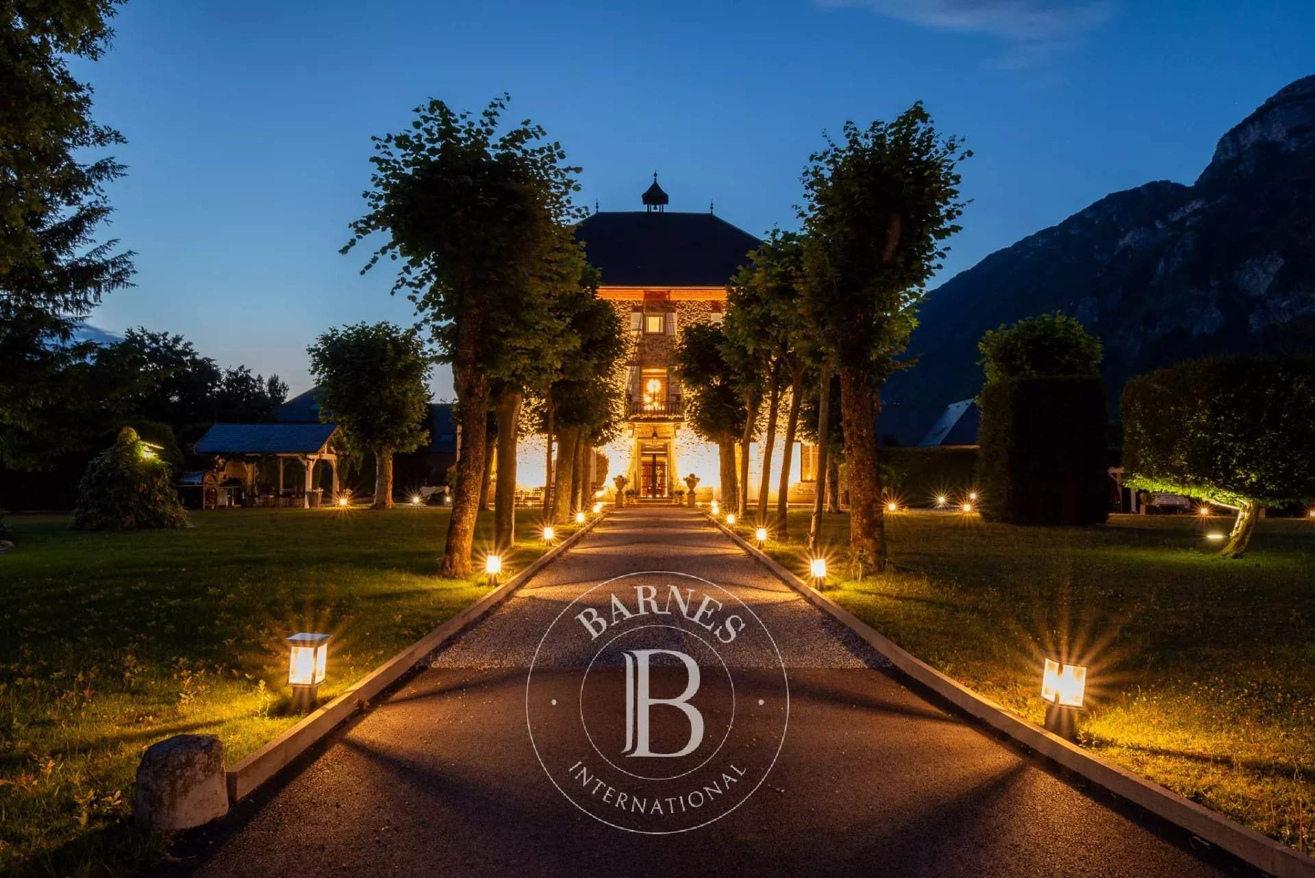 Chambéry  - Propriété 13 Pi&egrave;ces 7 Chambres - picture 5