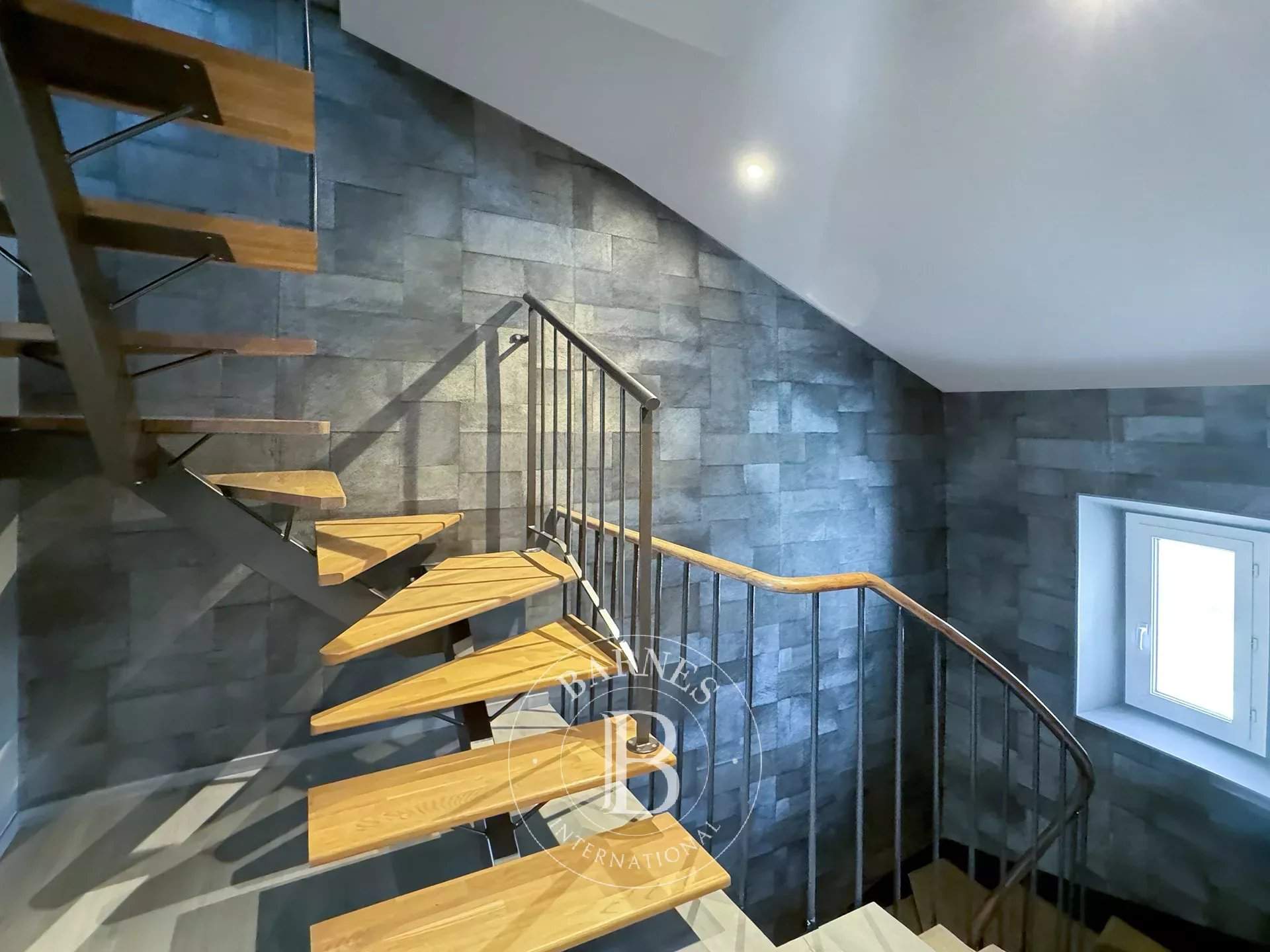 Aix-les-Bains  - Maison 8 Pi&egrave;ces 5 Chambres - picture 10