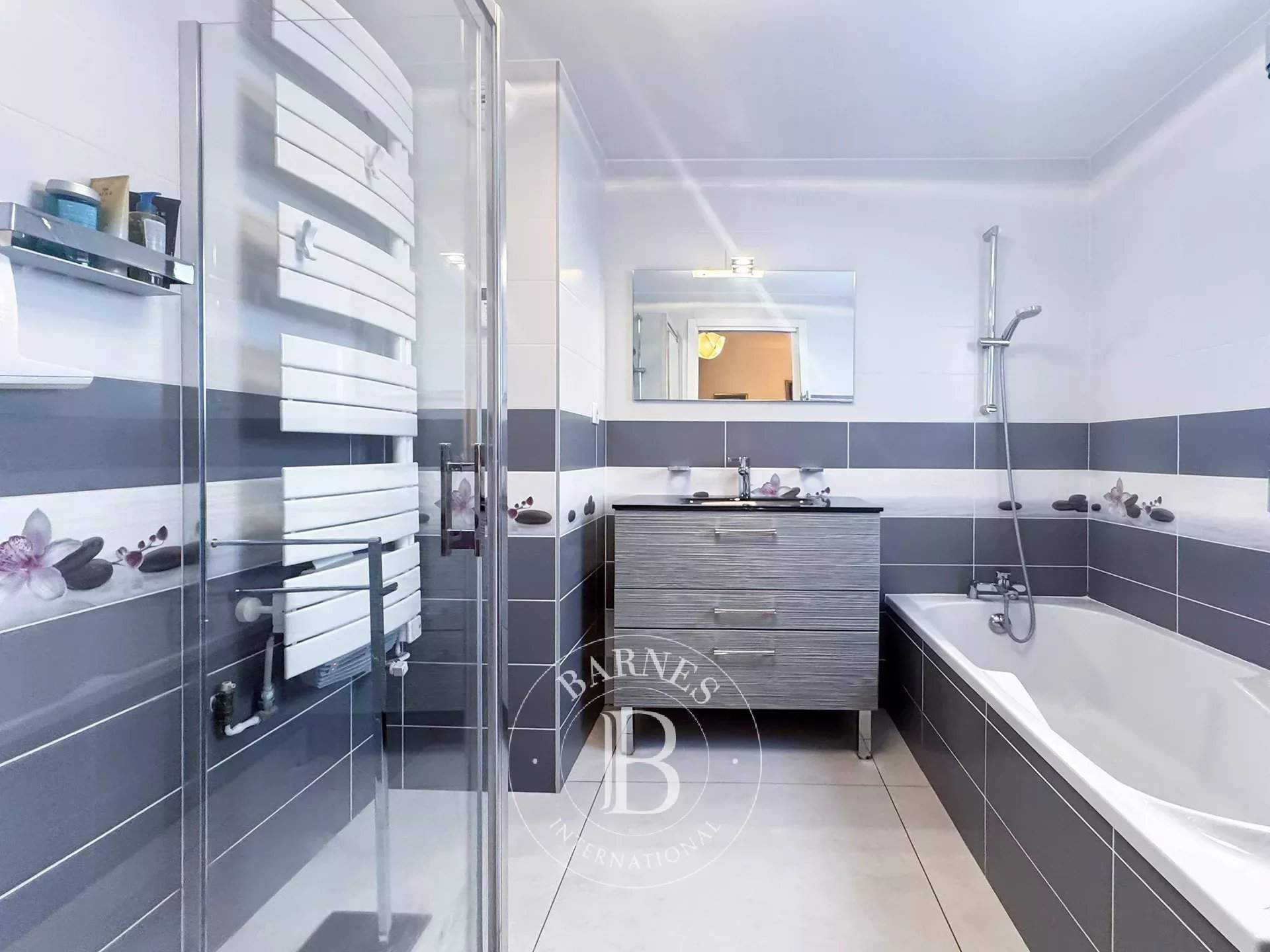 Aix-les-Bains  - Appartement 4 Pi&egrave;ces 3 Chambres - picture 9