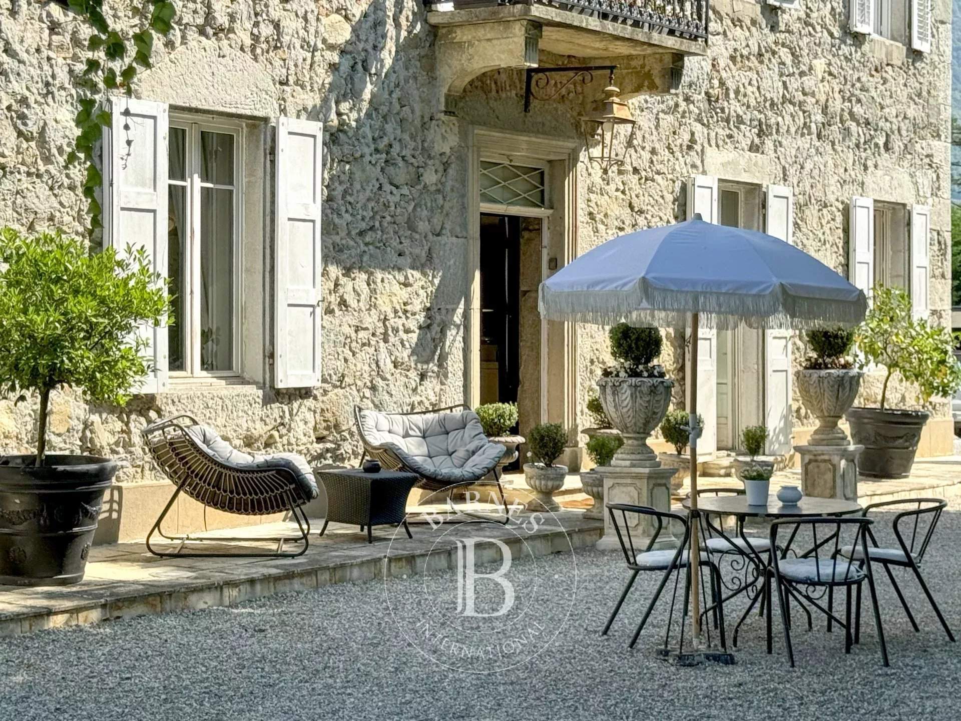 Chambéry  - Propriété 13 Pi&egrave;ces 7 Chambres - picture 12