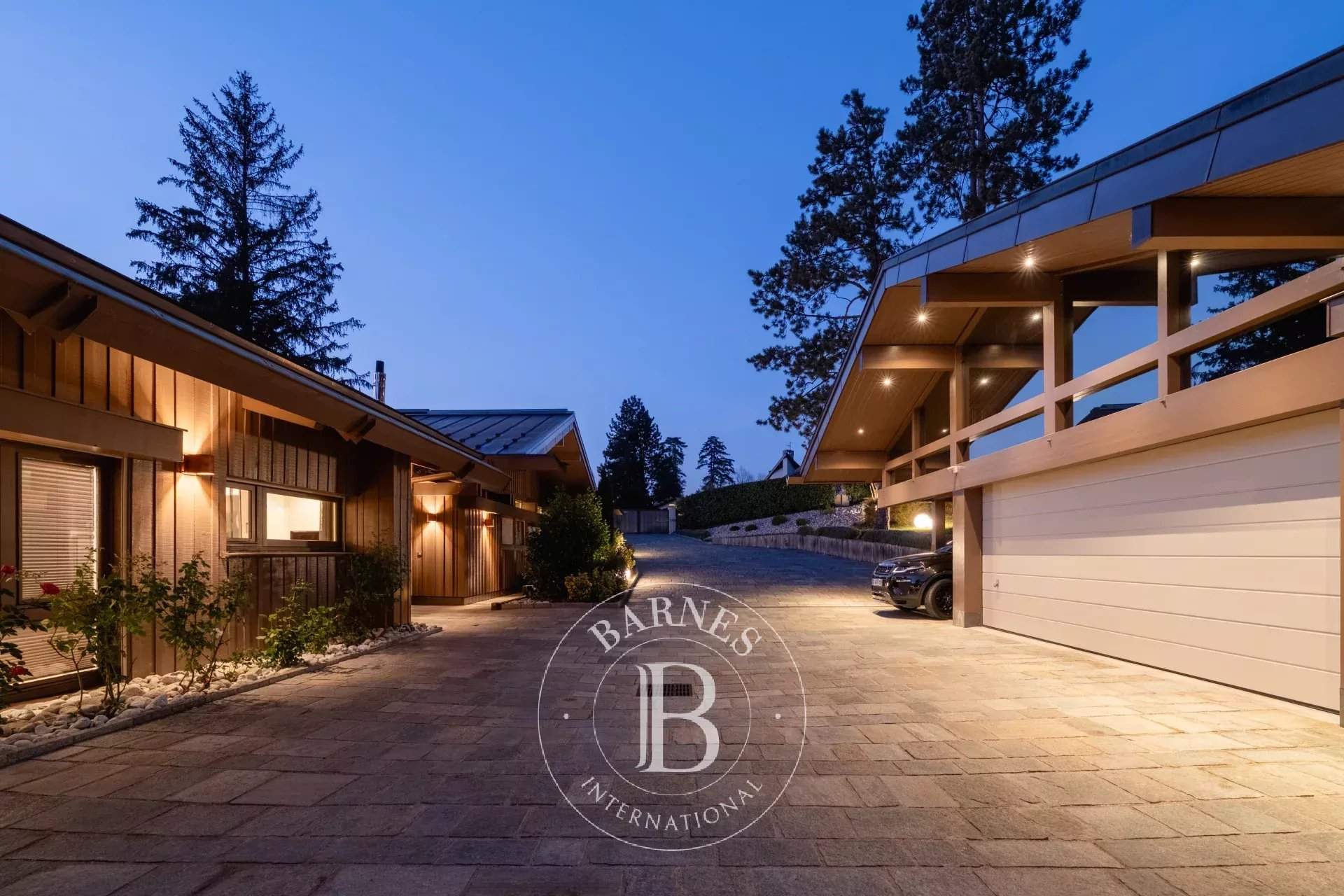 Annecy  - Property 4 Bedrooms - picture 4