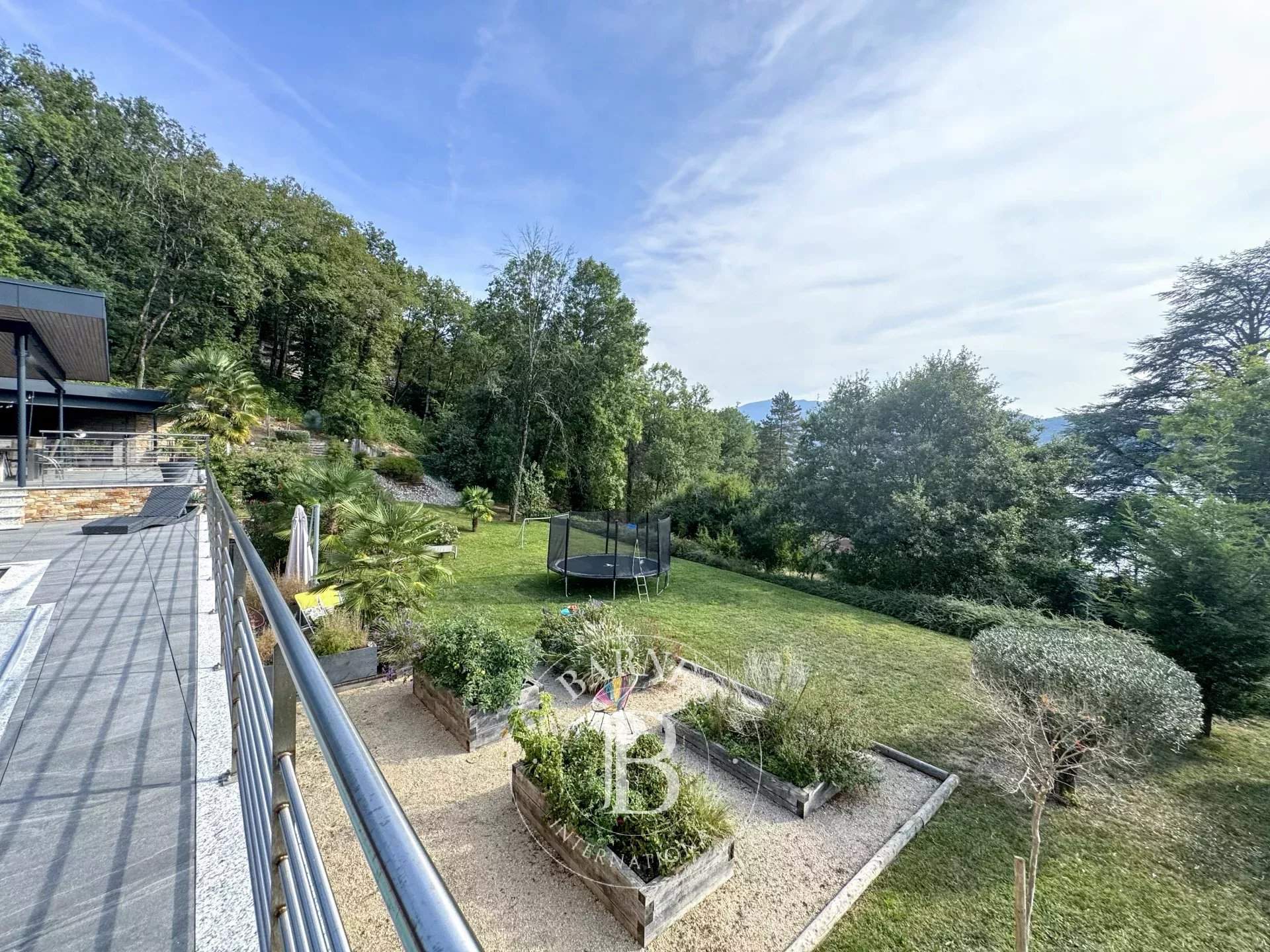 Aix-les-Bains  - Maison 8 Pi&egrave;ces 5 Chambres - picture 14