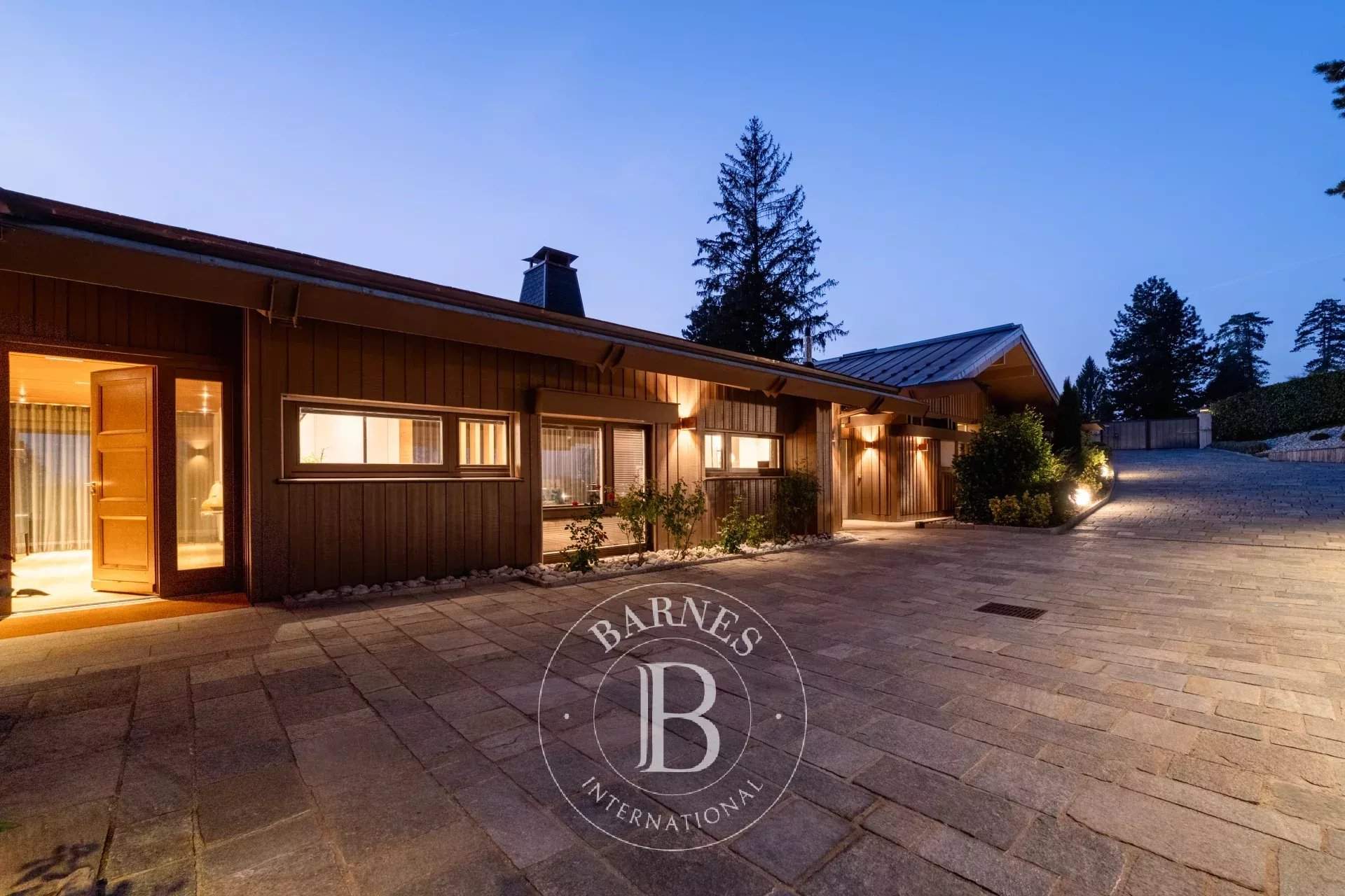 Annecy  - Property 4 Bedrooms - picture 2