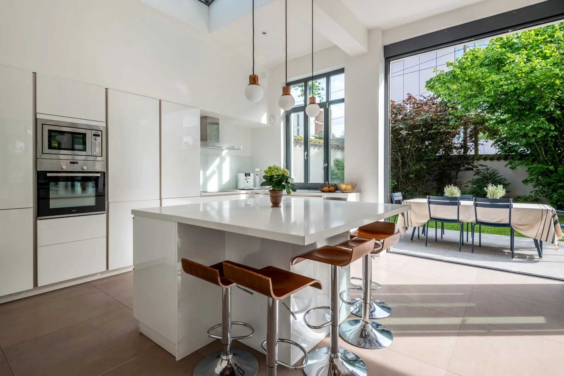 Caluire-et-Cuire  - Maison 13 Pi&egrave;ces 6 Chambres