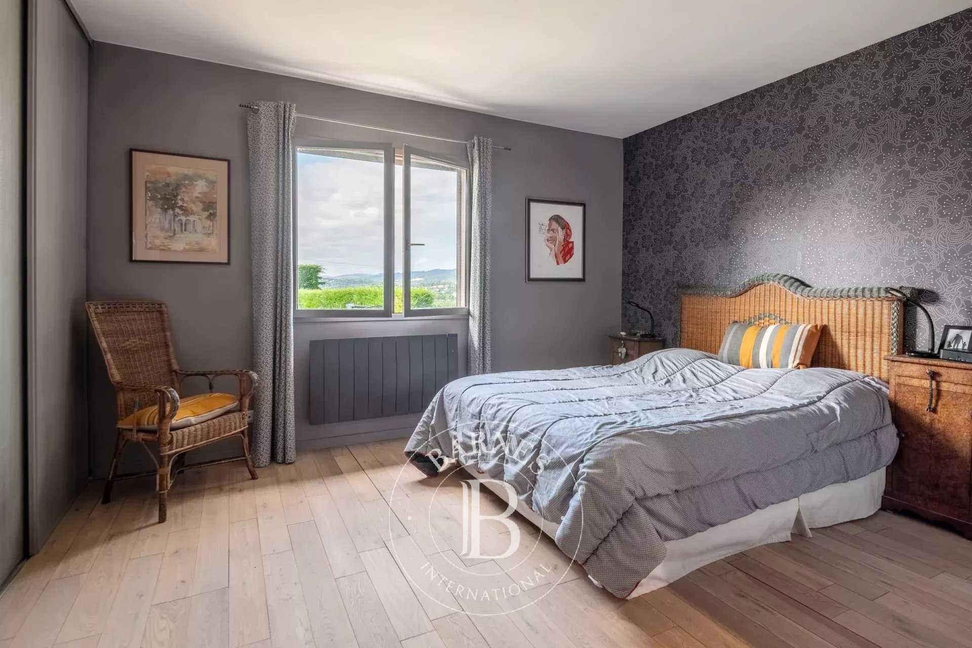 La Tour-de-Salvagny  - Maison 6 Pi&egrave;ces 4 Chambres