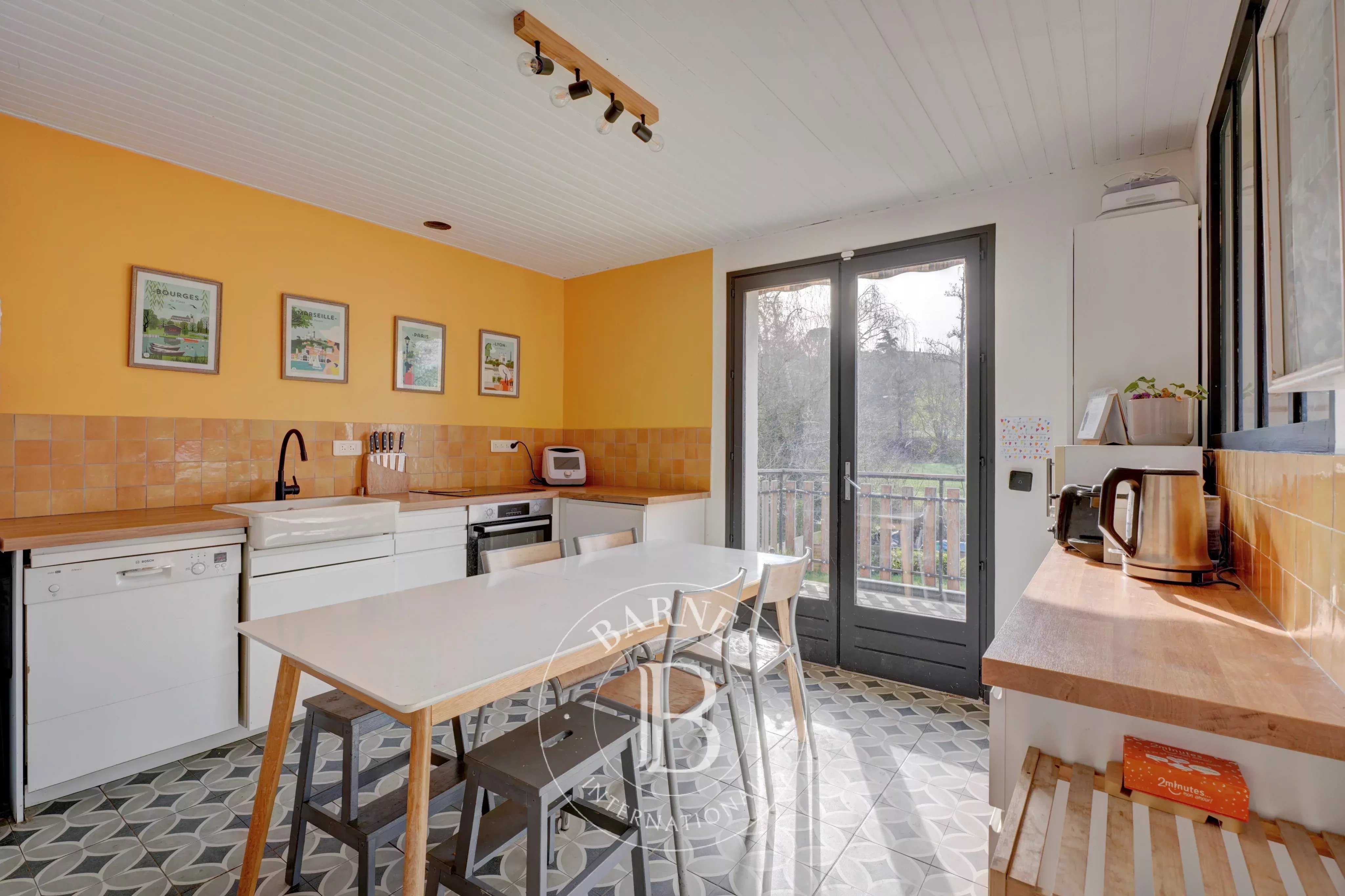 Saint-Symphorien-d'Ozon  - Maison 8 Pi&egrave;ces 6 Chambres