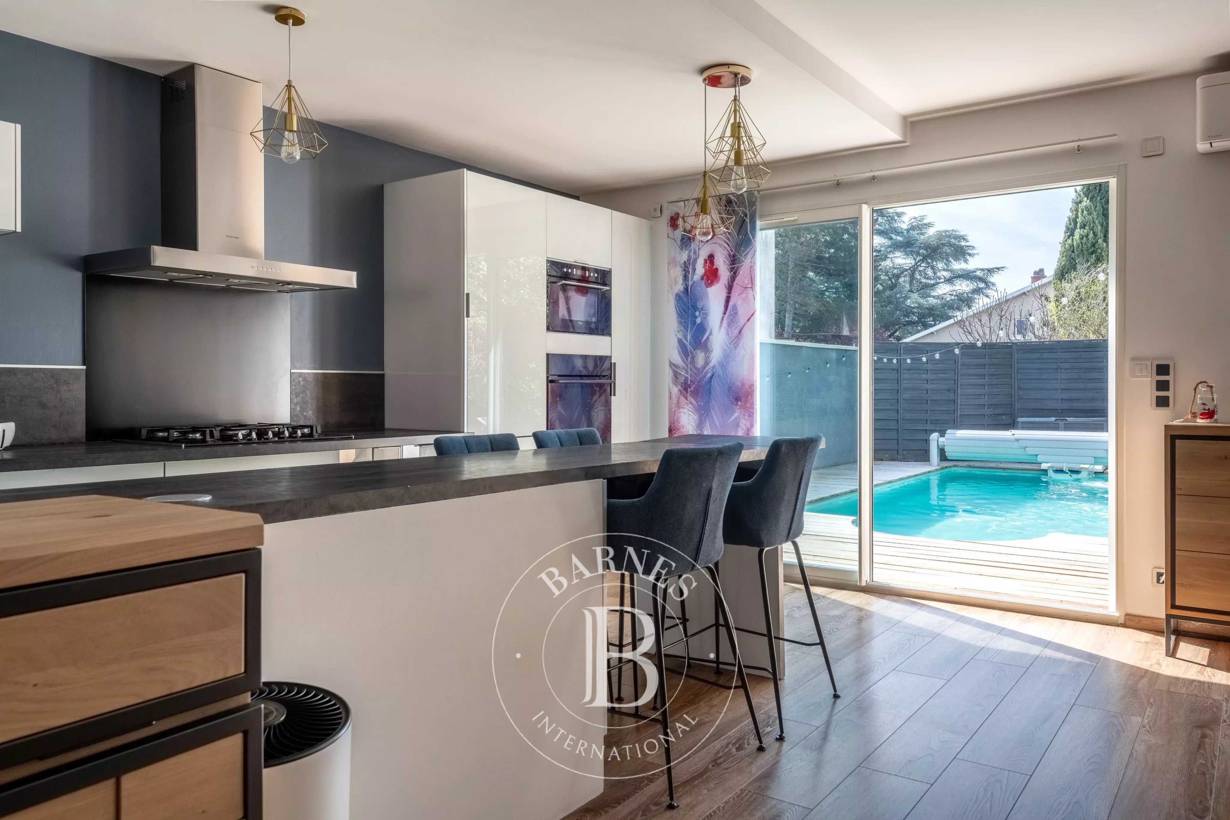 Tassin-la-Demi-Lune  - Maison 6 Pi&egrave;ces 4 Chambres