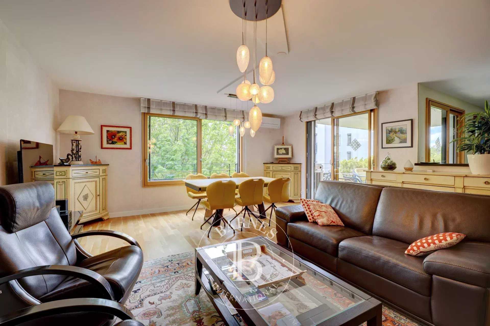 Lyon  - Appartement 5 Pi&egrave;ces 4 Chambres