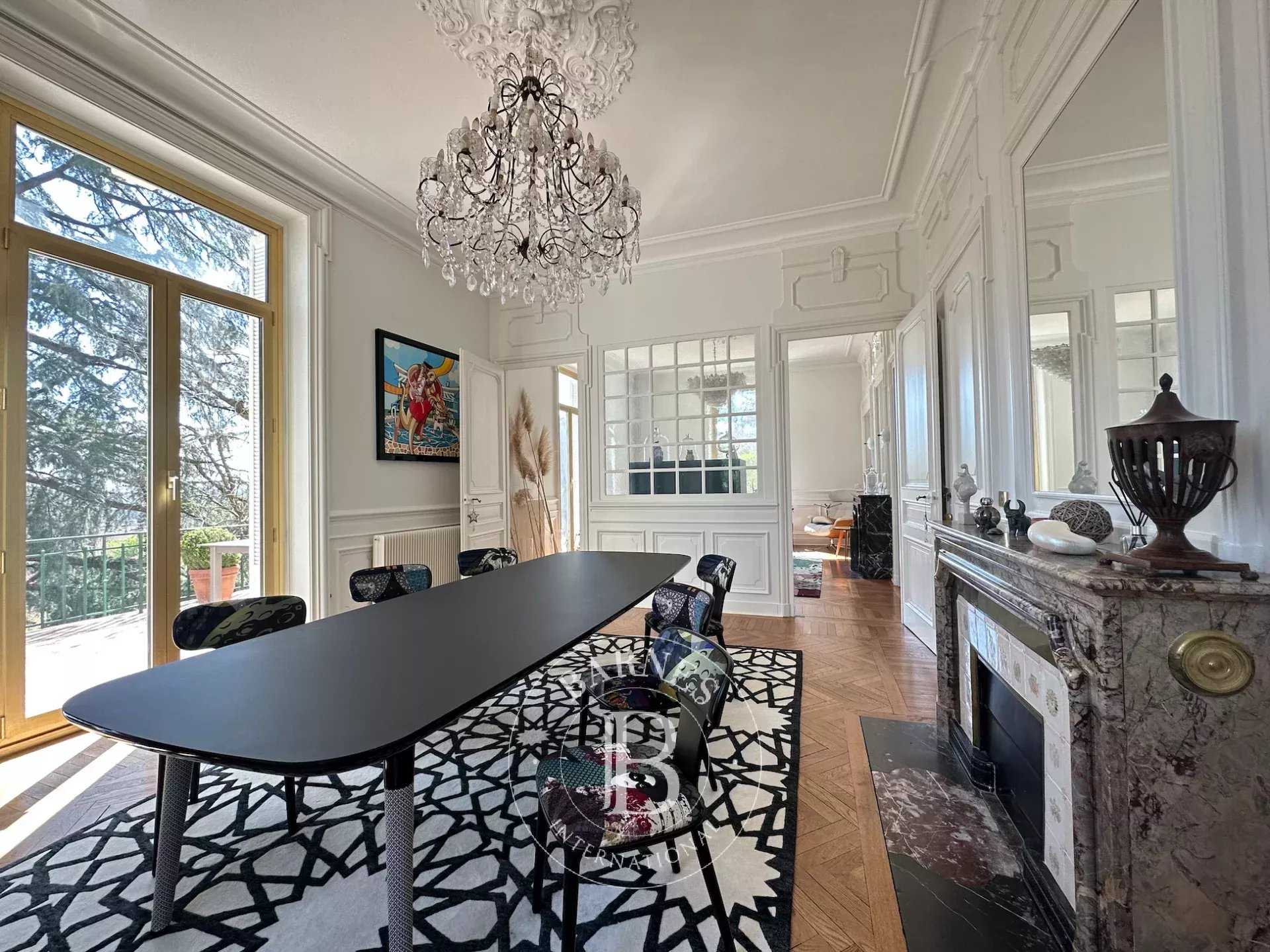 Neyron  - Maison 8 Pi&egrave;ces 6 Chambres