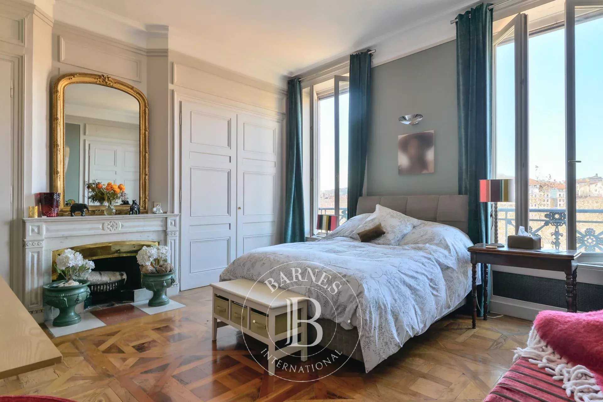 Lyon  - Appartement 6 Pi&egrave;ces 5 Chambres