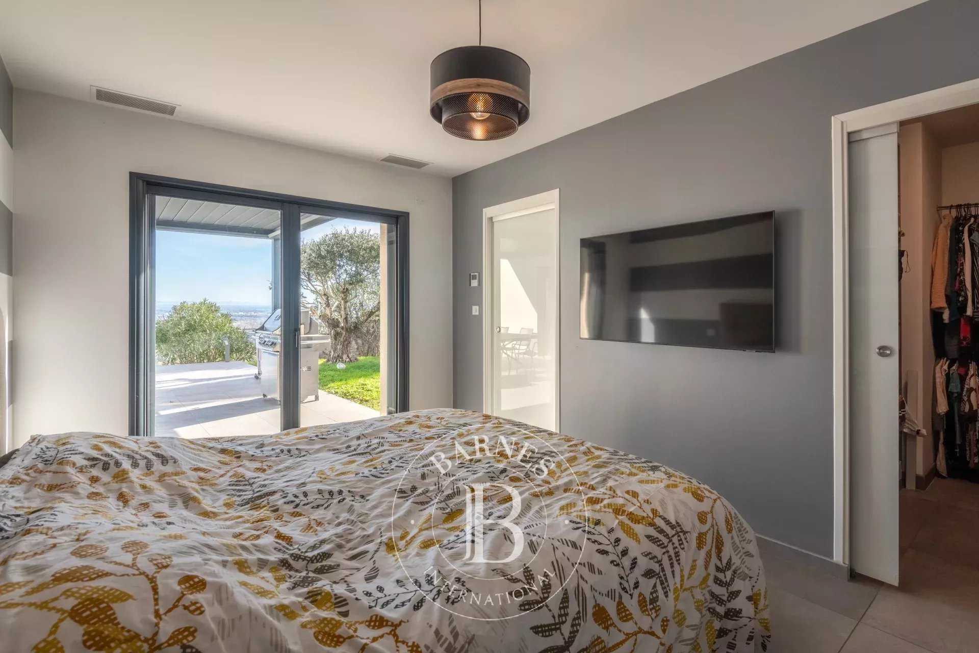 Neyron  - Maison 8 Pi&egrave;ces 4 Chambres