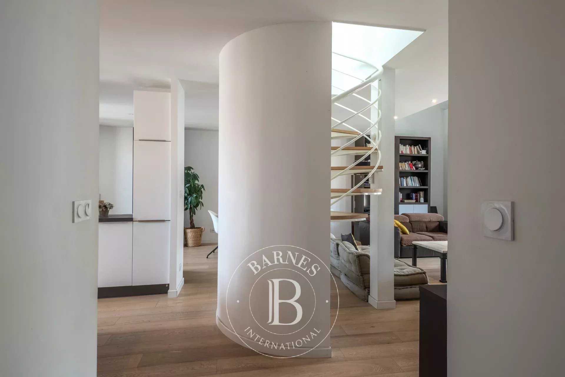 Lyon  - Appartement 5 Pièces 4 Chambres