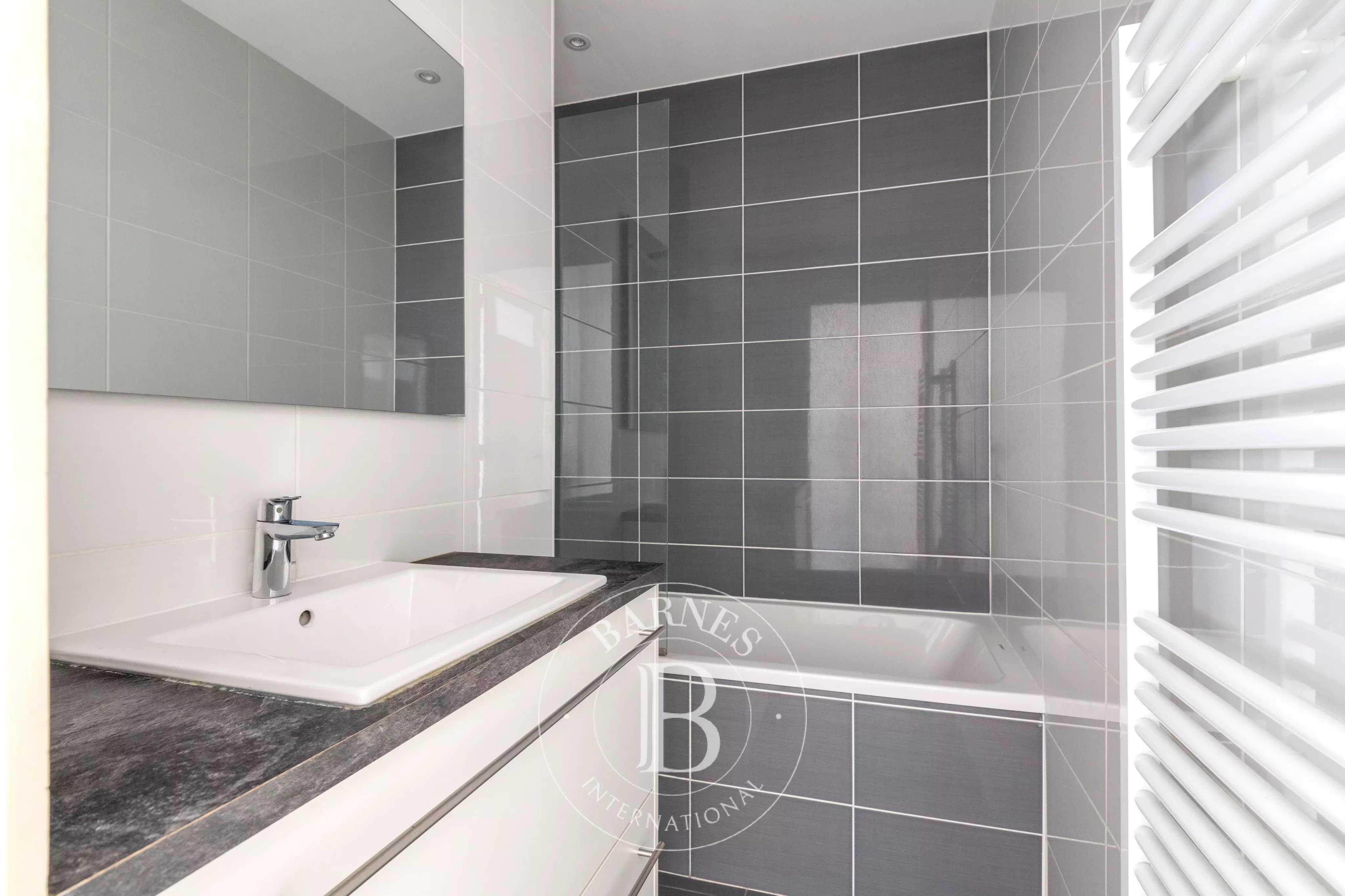 Lyon  - Appartement 3 Pi&egrave;ces 2 Chambres