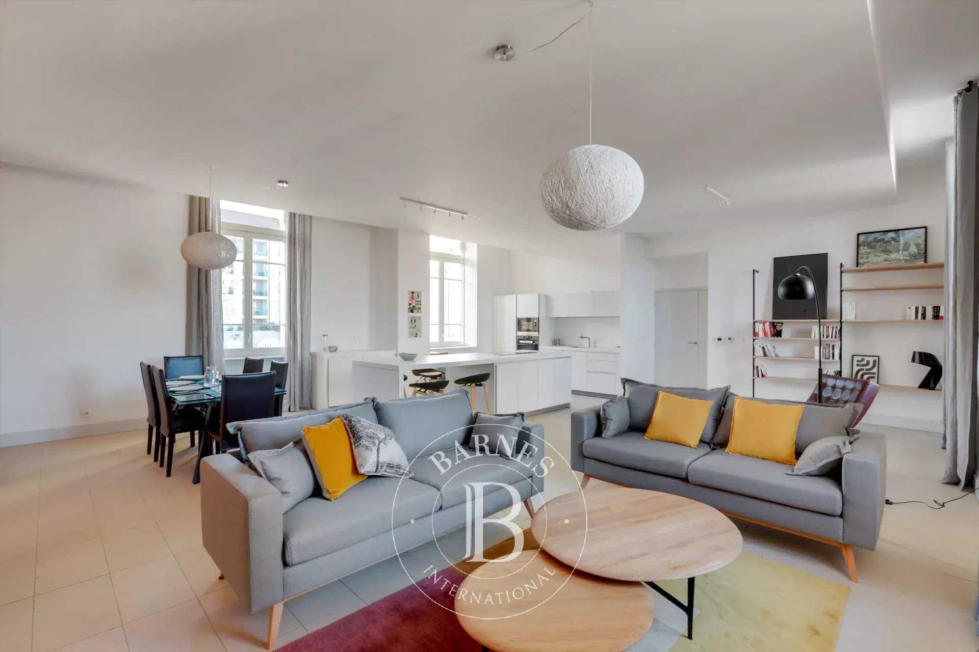 Lyon  - Appartement 6 Pi&egrave;ces 5 Chambres