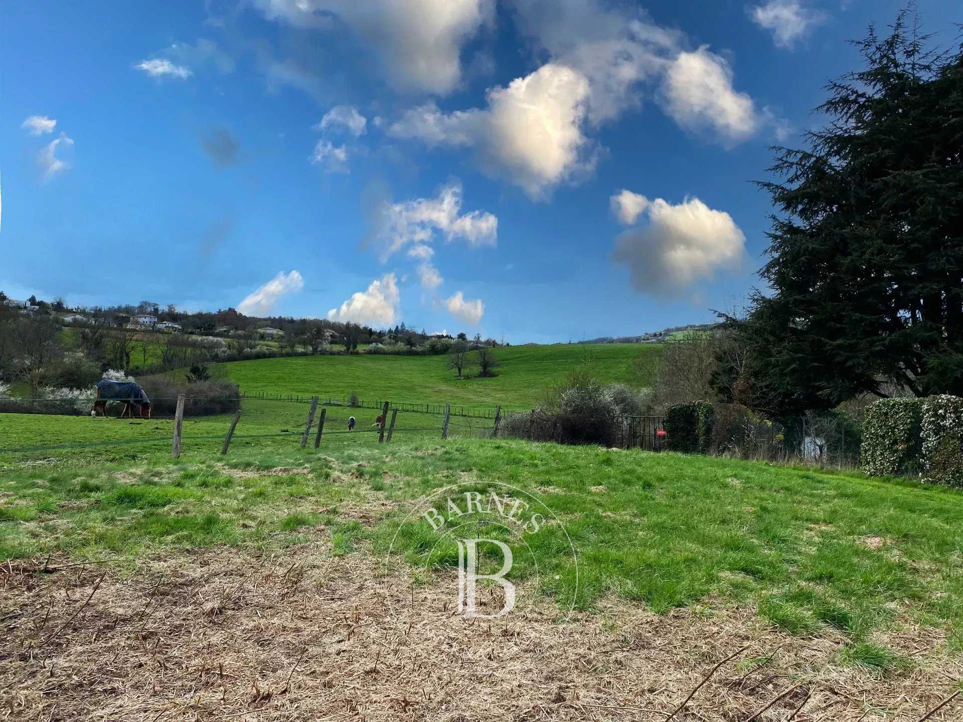 Plot of land Lentilly