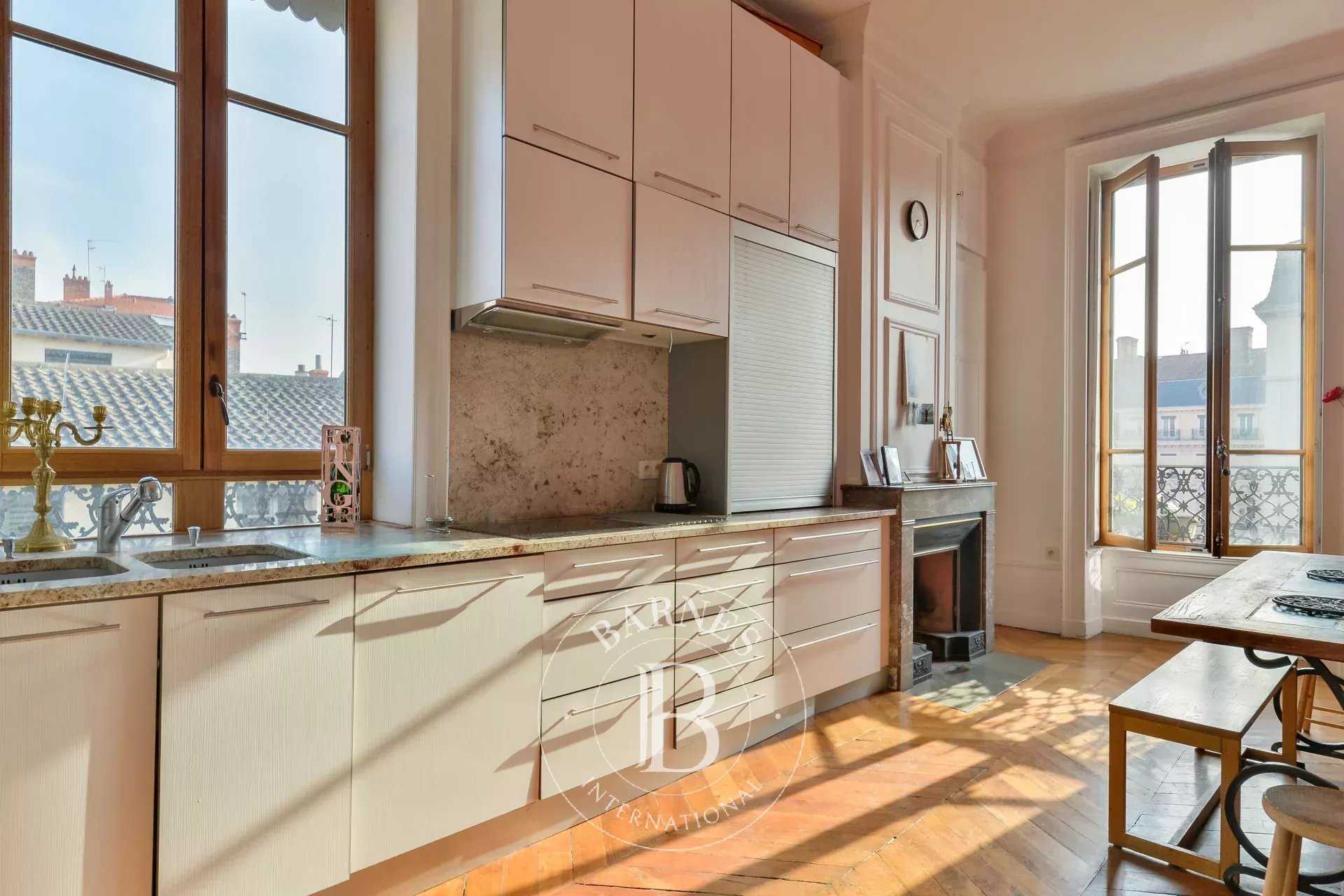 Lyon  - Apartment 4 Bedrooms