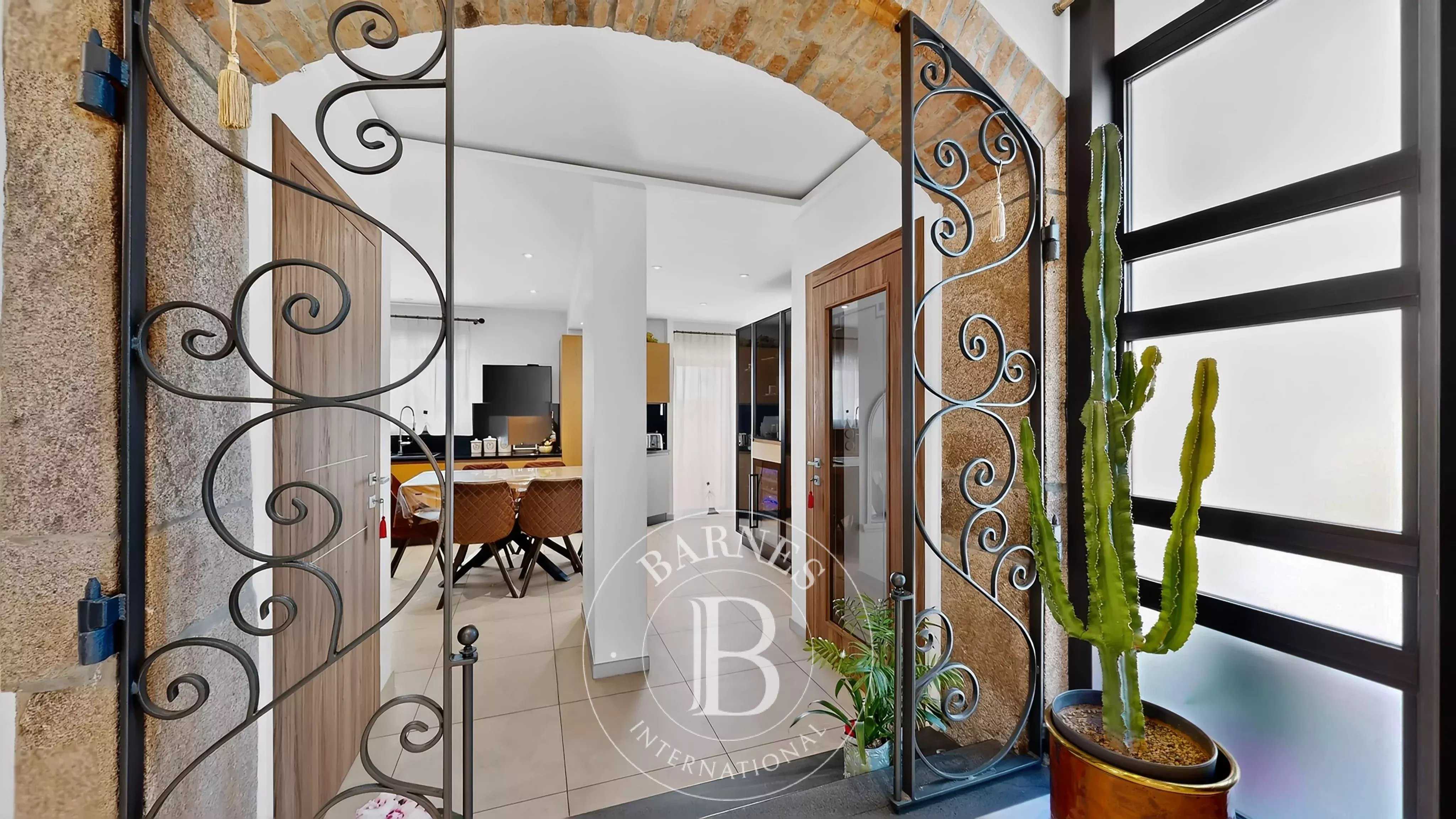 Vernaison  - Maison 6 Pi&egrave;ces 3 Chambres