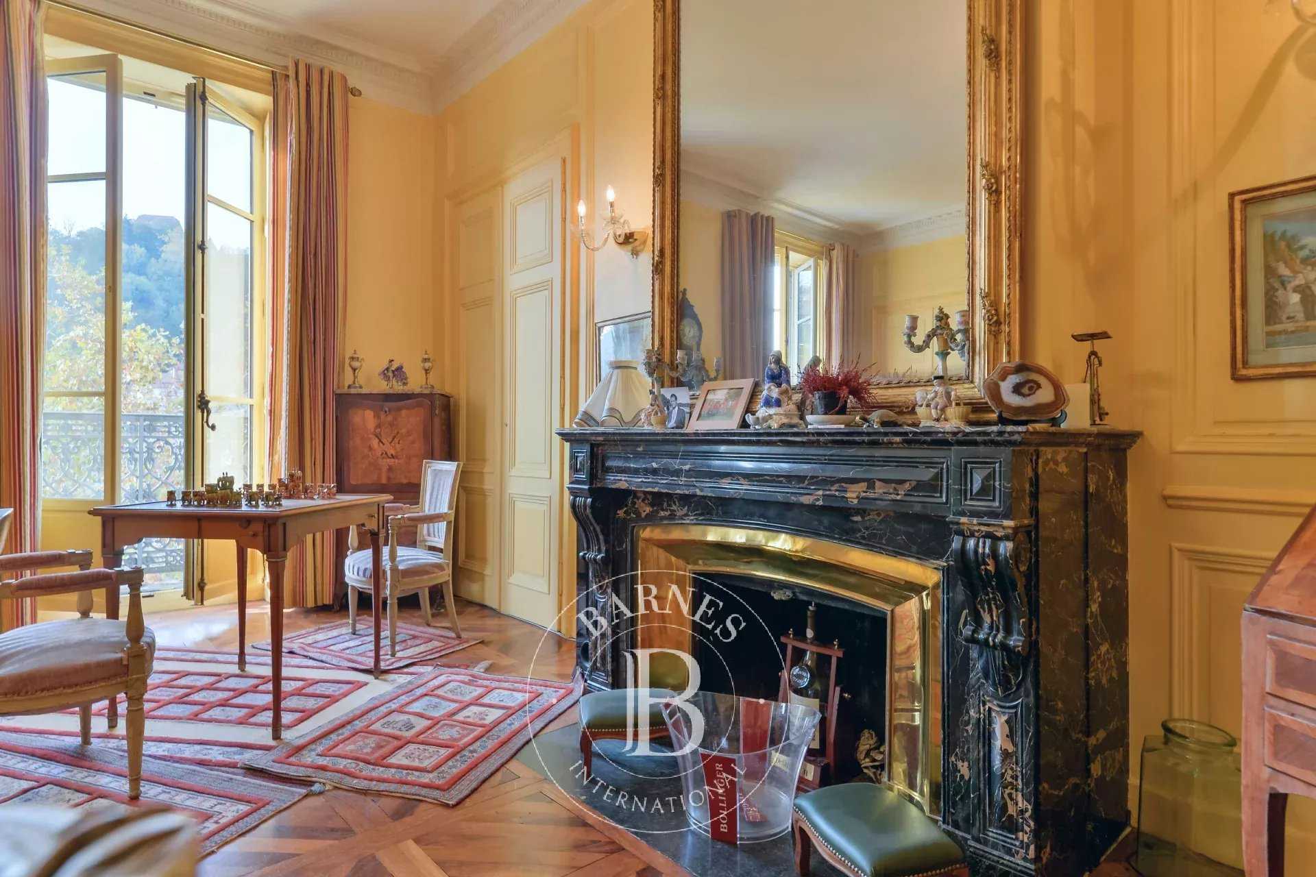 Lyon  - Appartement 11 Pi&egrave;ces 4 Chambres