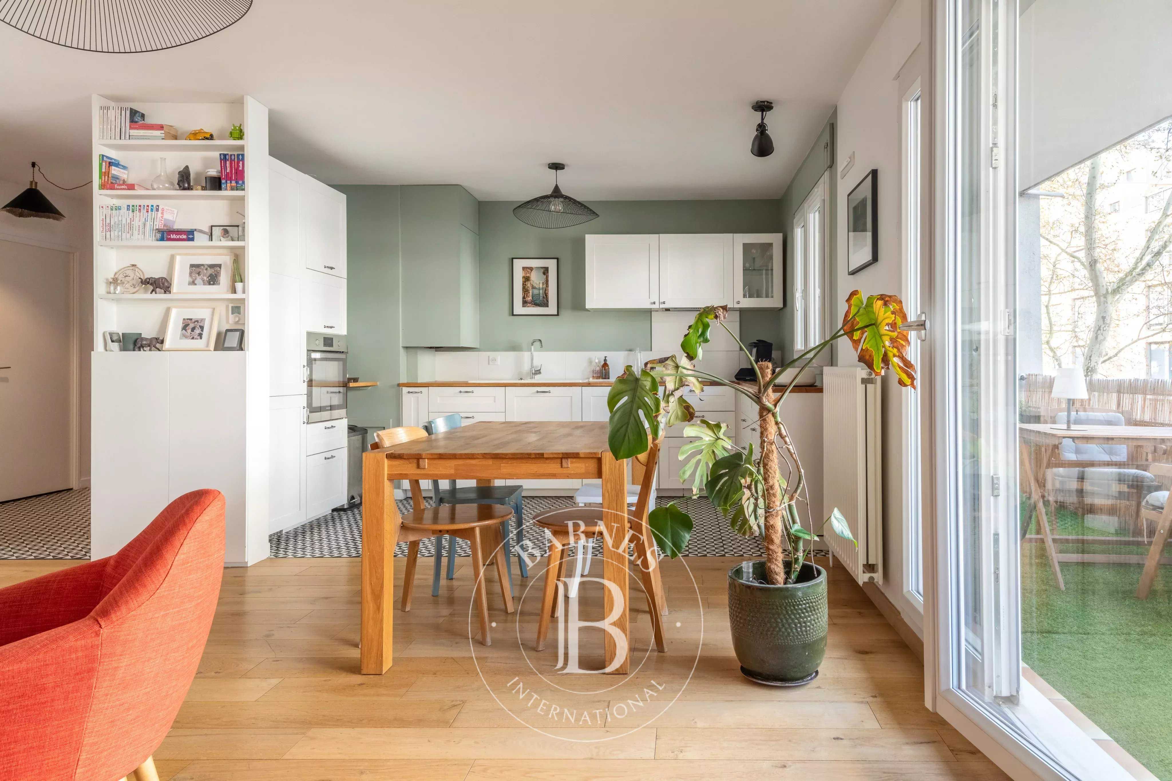 Lyon  - Appartement 4 Pi&egrave;ces 2 Chambres