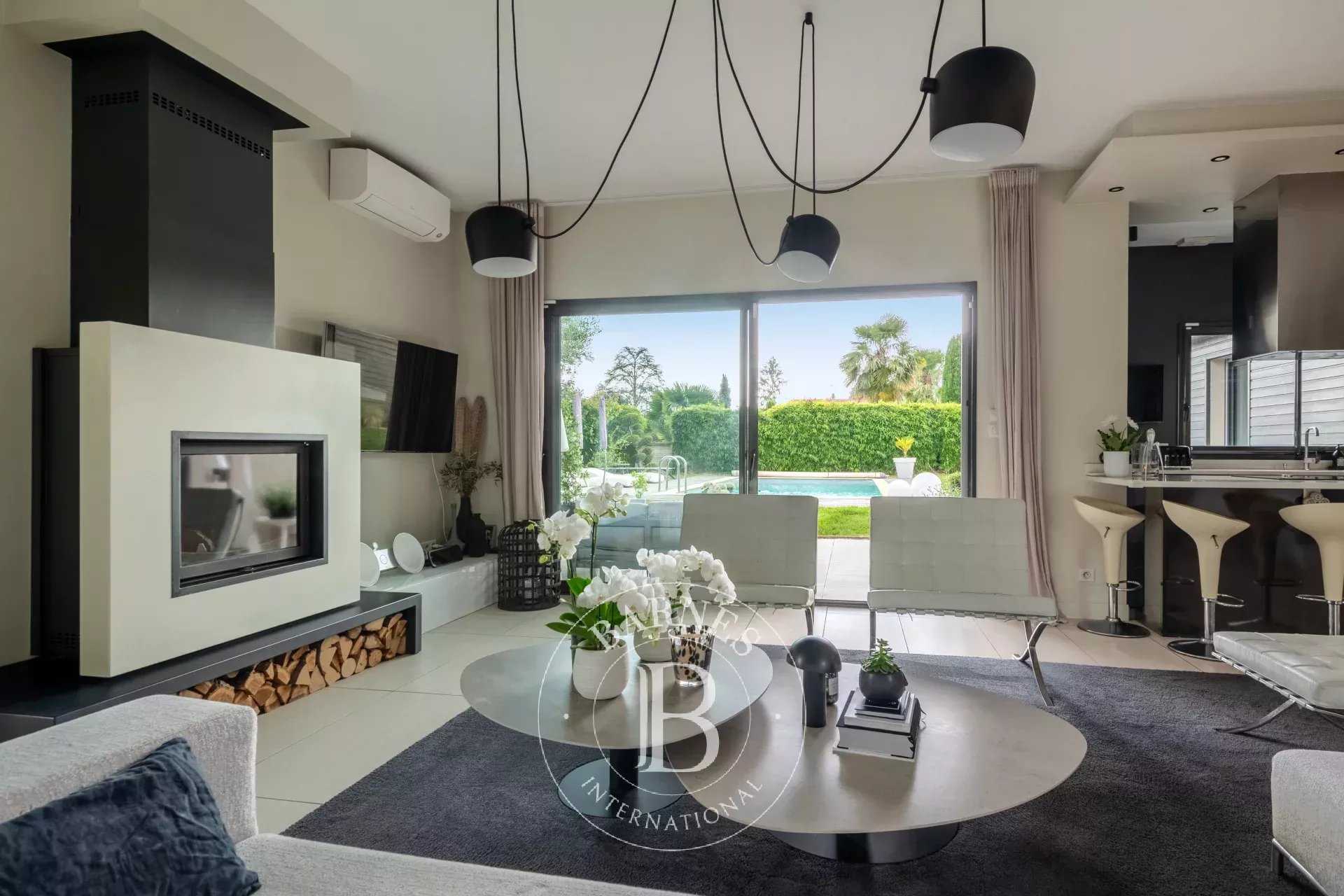 Collonges-au-Mont-d'Or  - House 4 Bedrooms