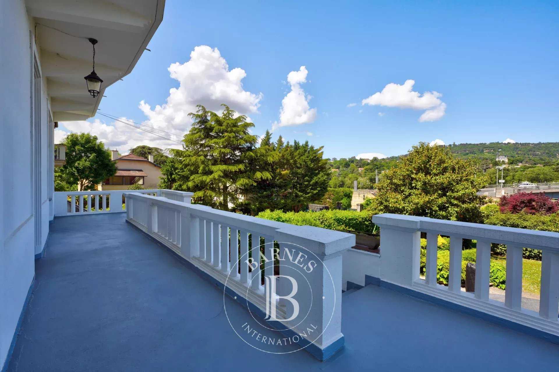 Caluire-et-Cuire  - Apartment 3 Bedrooms