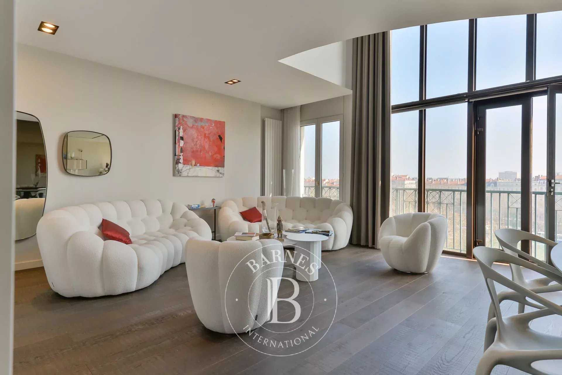 Lyon  - Appartement 5 Pi&egrave;ces 3 Chambres