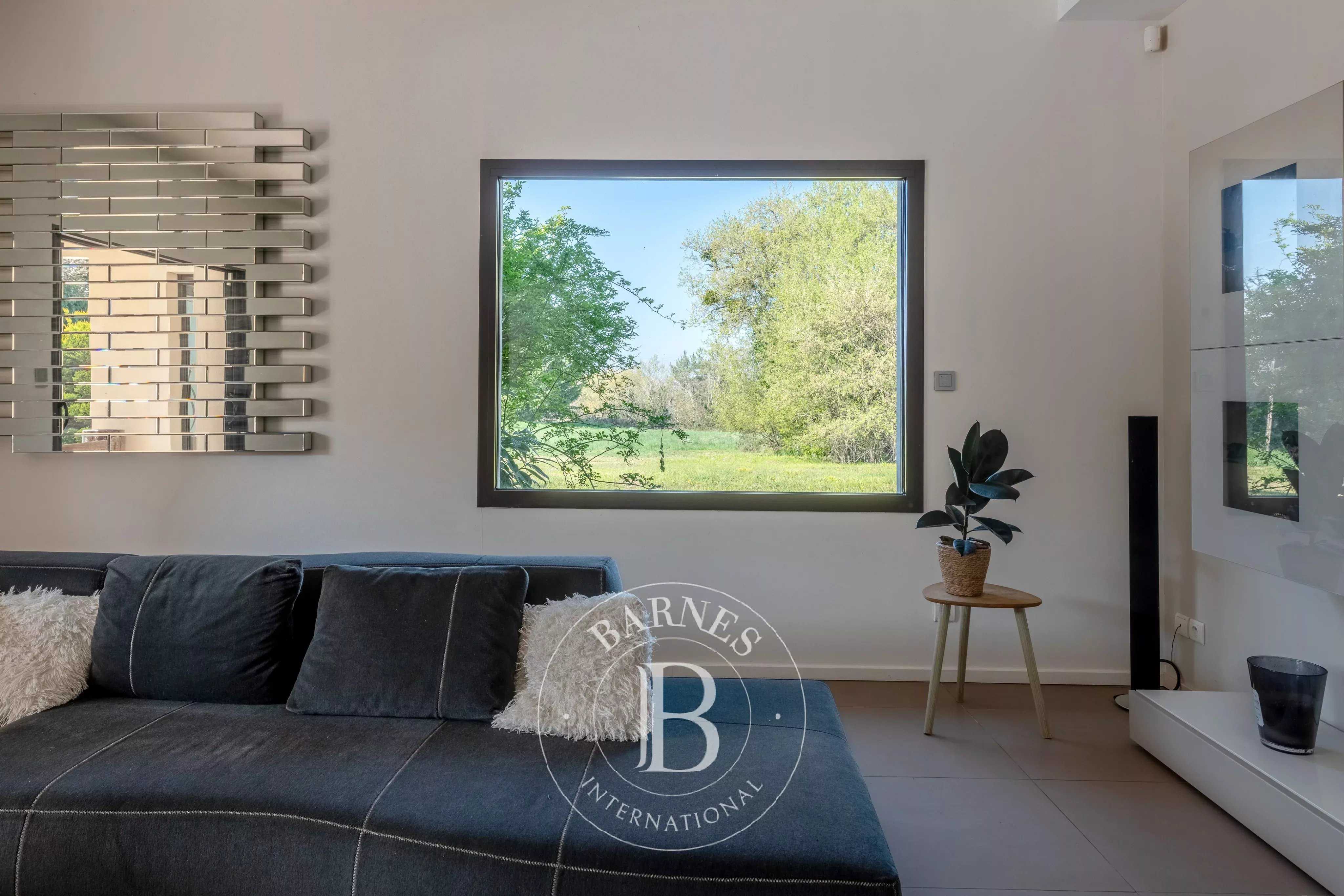 Dommartin  - Maison 5 Pi&egrave;ces 4 Chambres