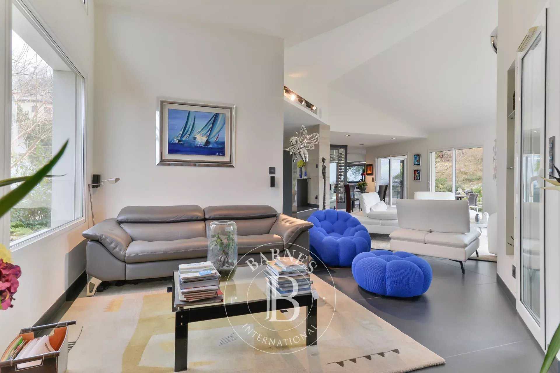 Simandres  - Maison 8 Pi&egrave;ces 3 Chambres