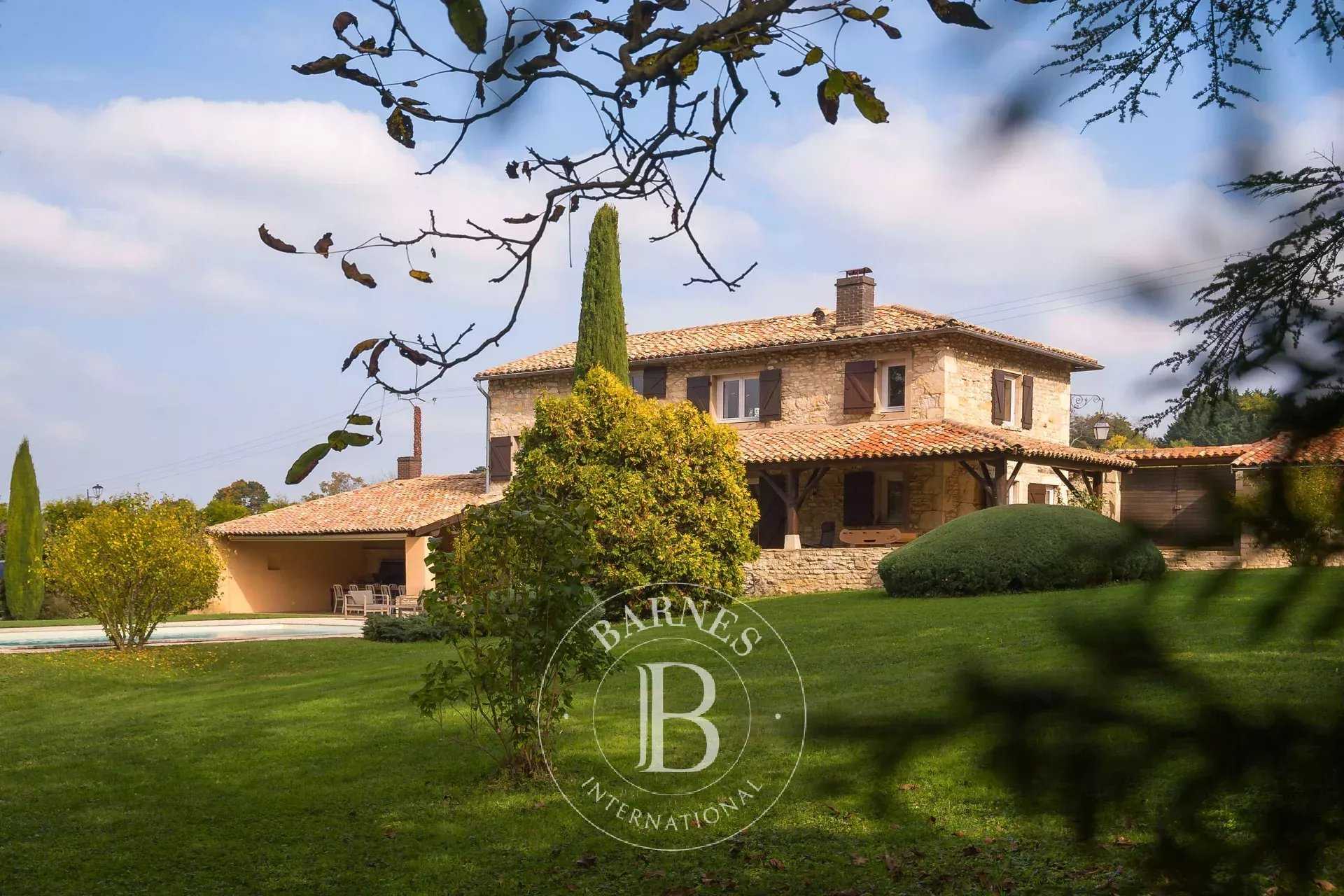 Pommiers  - Maison 6 Pi&egrave;ces