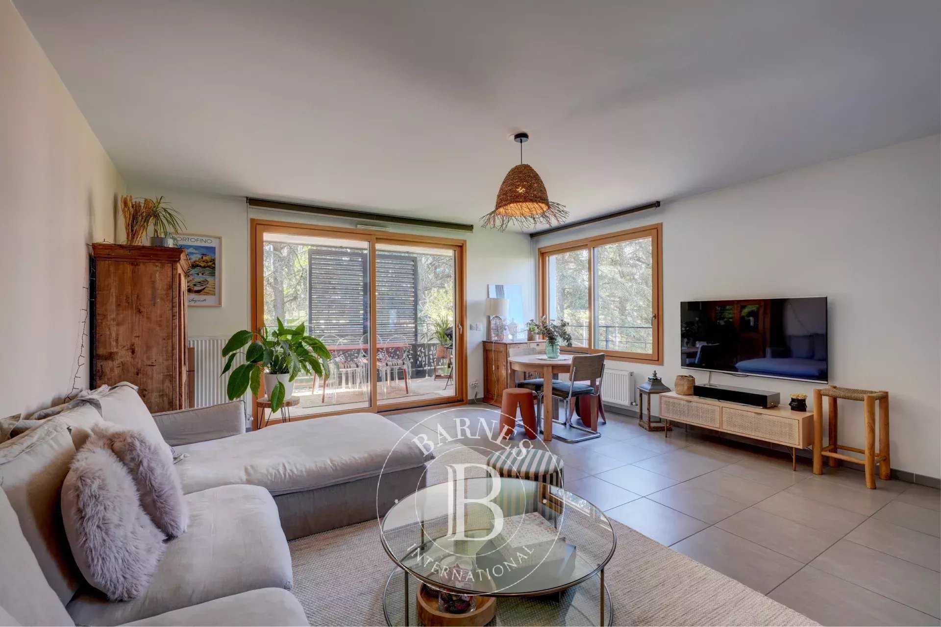 Lyon  - Apartment 3 Bedrooms