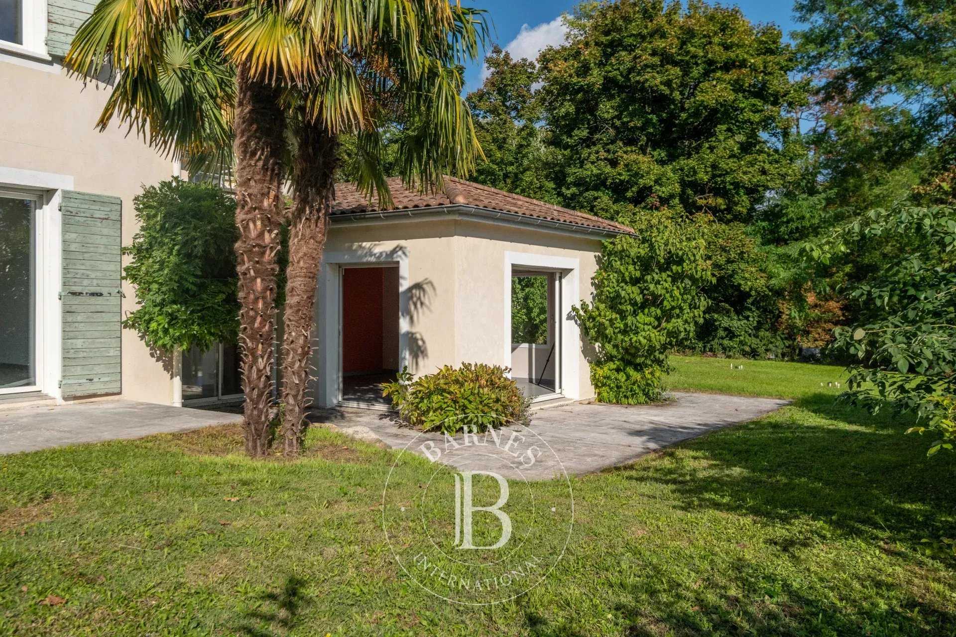 Écully  - Maison 7 Pi&egrave;ces 4 Chambres