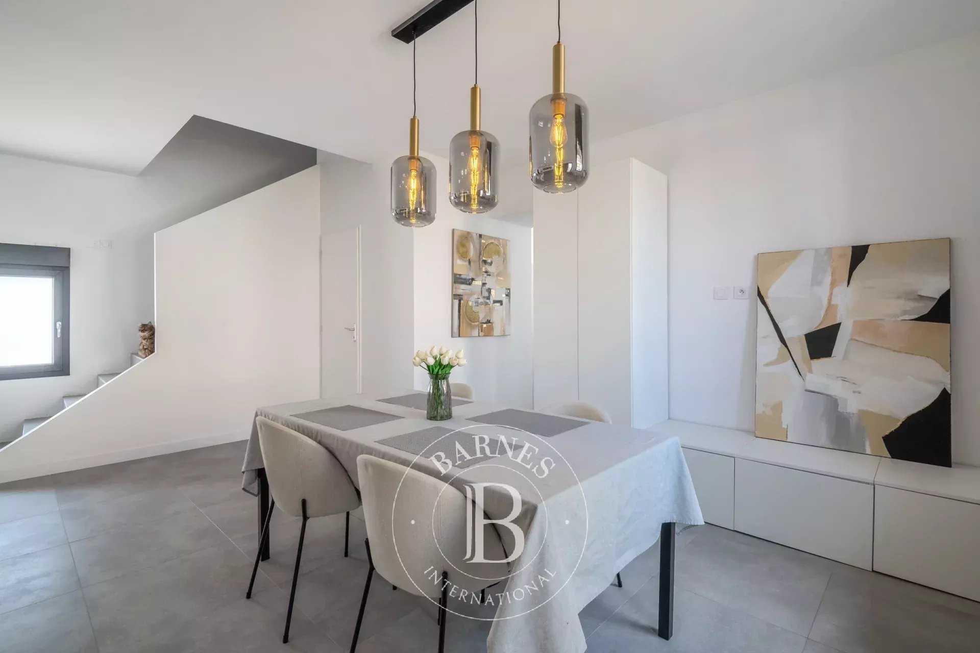 Reyrieux  - Maison 5 Pi&egrave;ces 3 Chambres