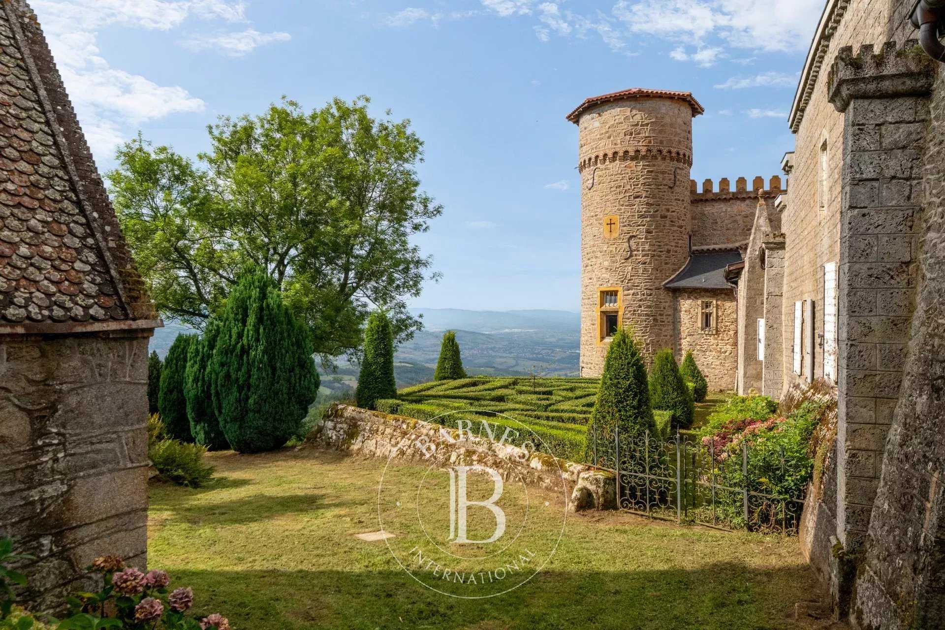 Courzieu  - Castle 5 Bedrooms