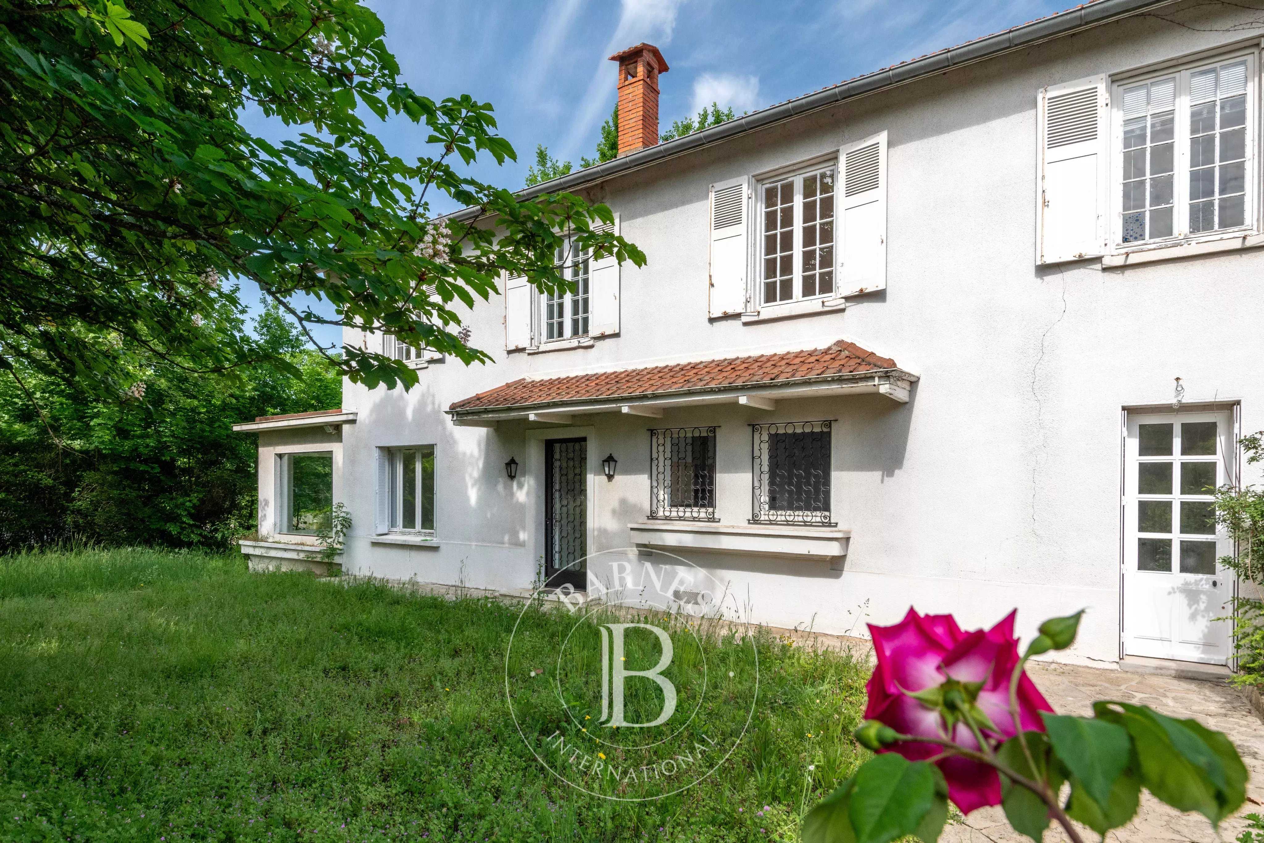 Sainte-Foy-lès-Lyon  - Propriété 6 Pi&egrave;ces 3 Chambres